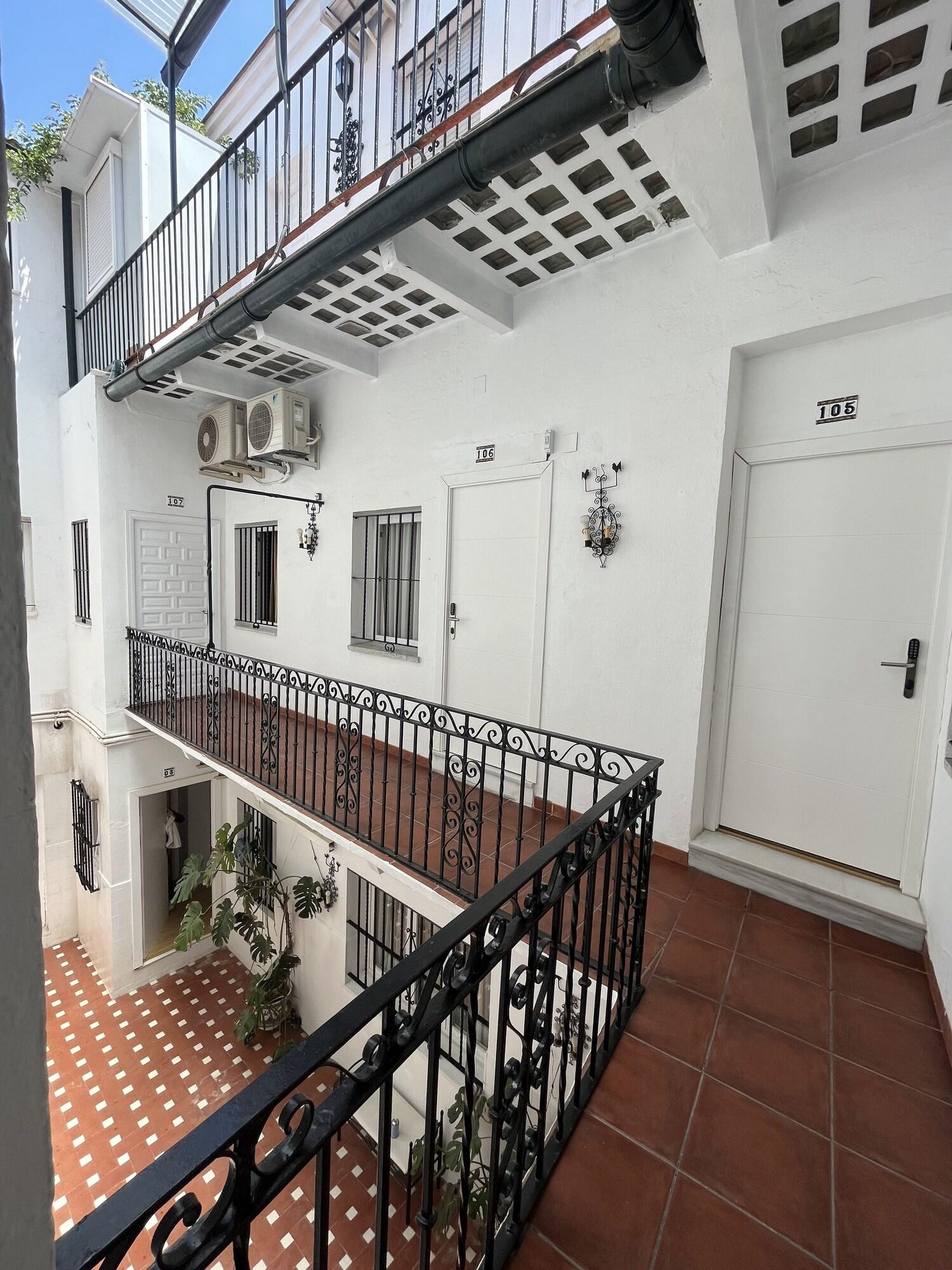 Varios Hostal Atenas