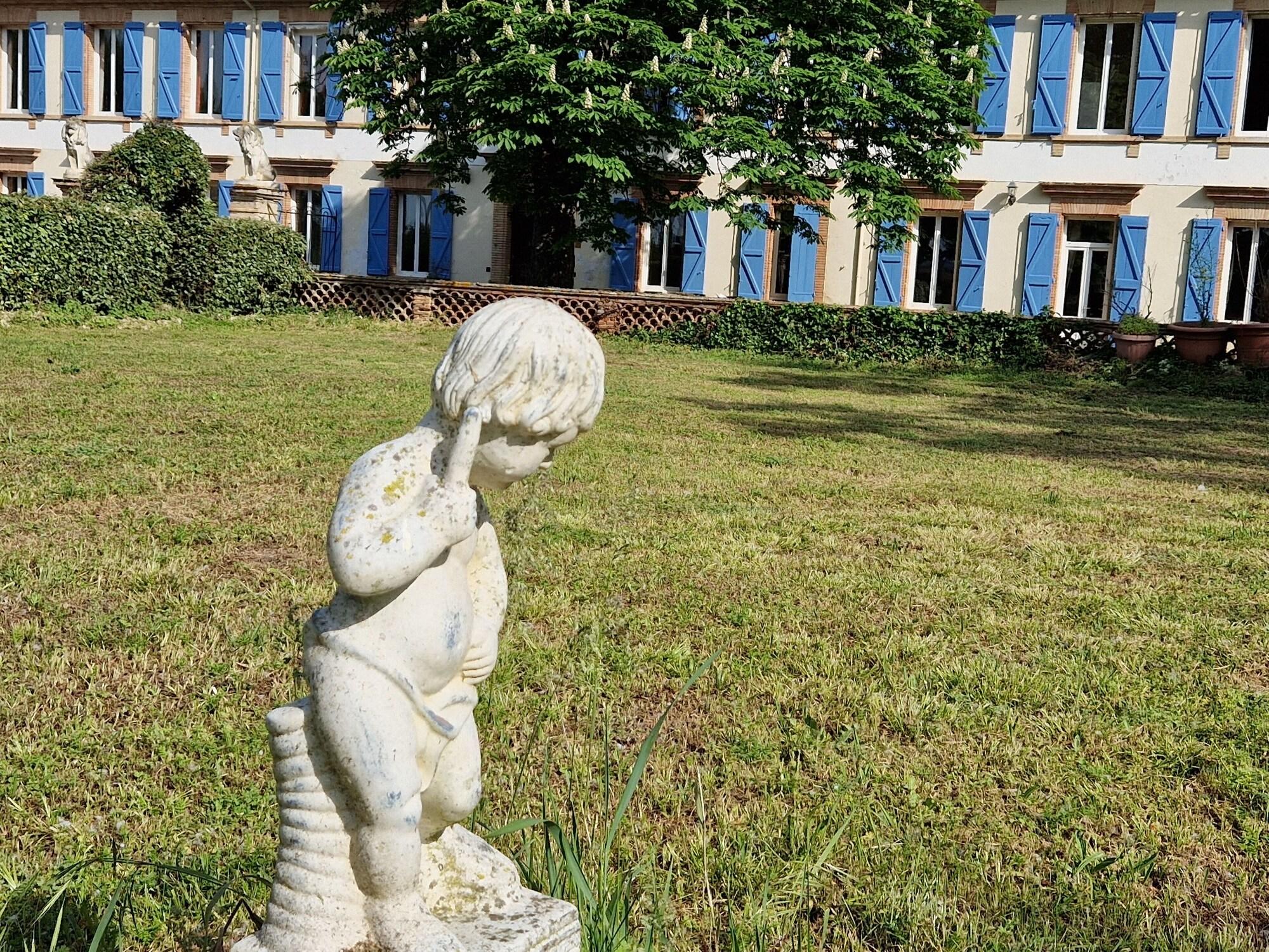 Varios Le Manoir De Lisle