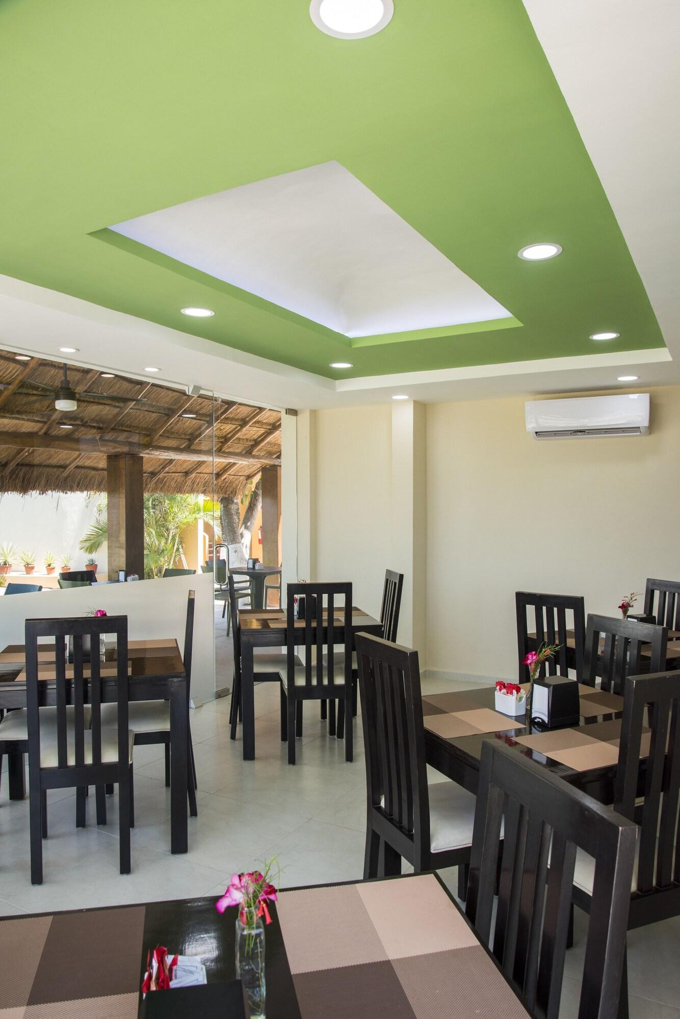Bar/Salón TecnoHotel Mérida Norte
