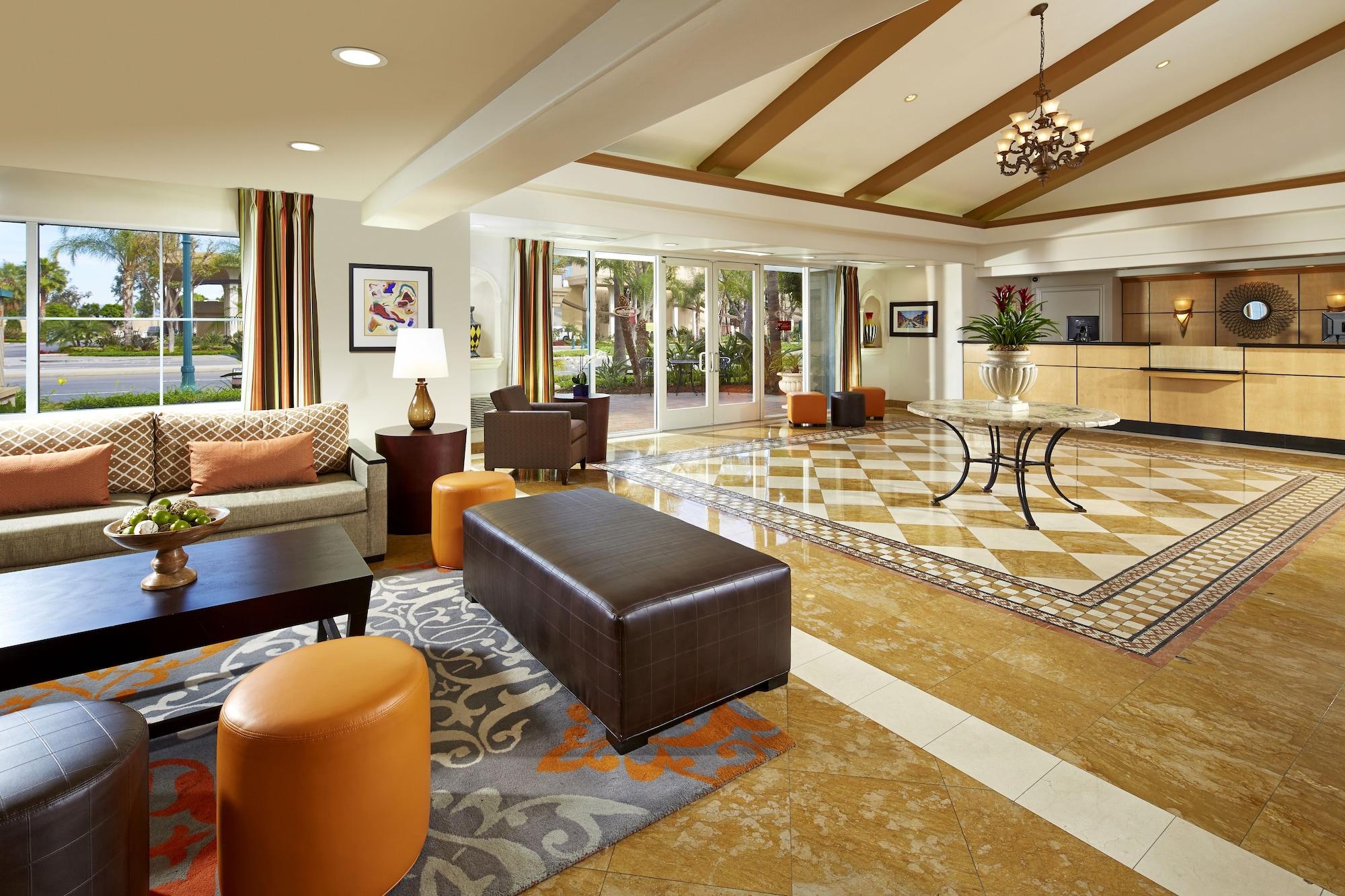 Vista Lobby Anaheim Portofino Inn and Suites
