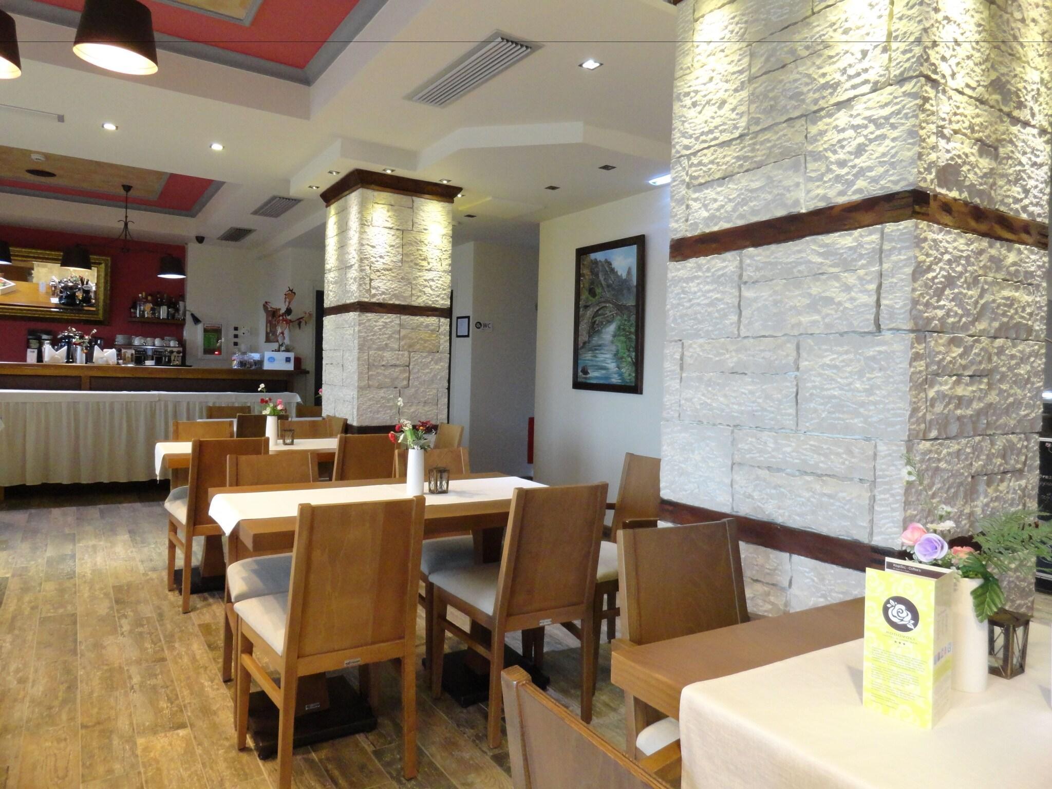 Bar/Salón Hotel Rodovoli