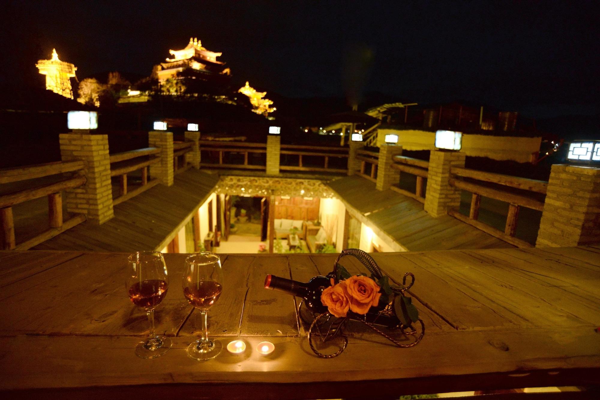 Vista Exterior Shangri-La E-Outfitting Boutique Hotel