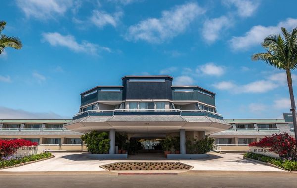 Bay Club Hotel & Marina