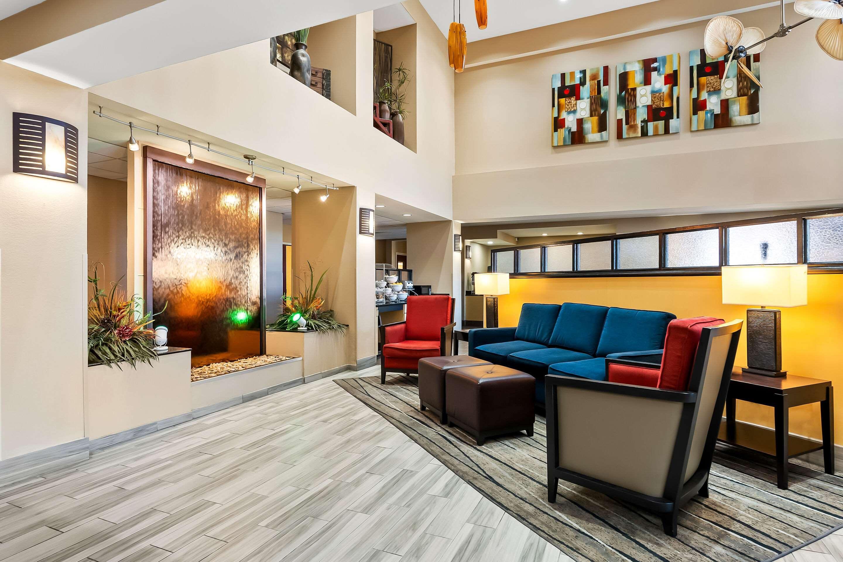 Vista Lobby Comfort Suites Panama City Near Tyndall Afb