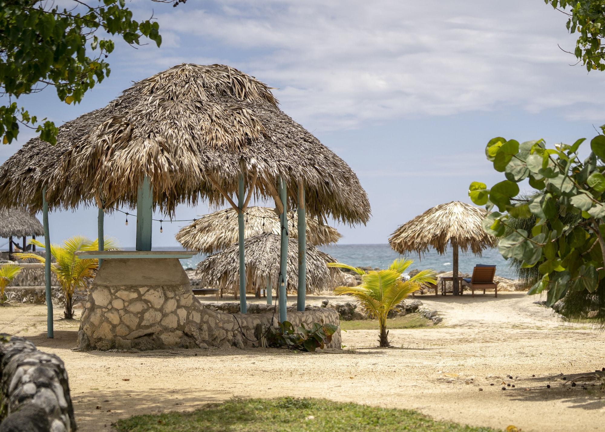 Vista Exterior Coral Cove Wellness Resort