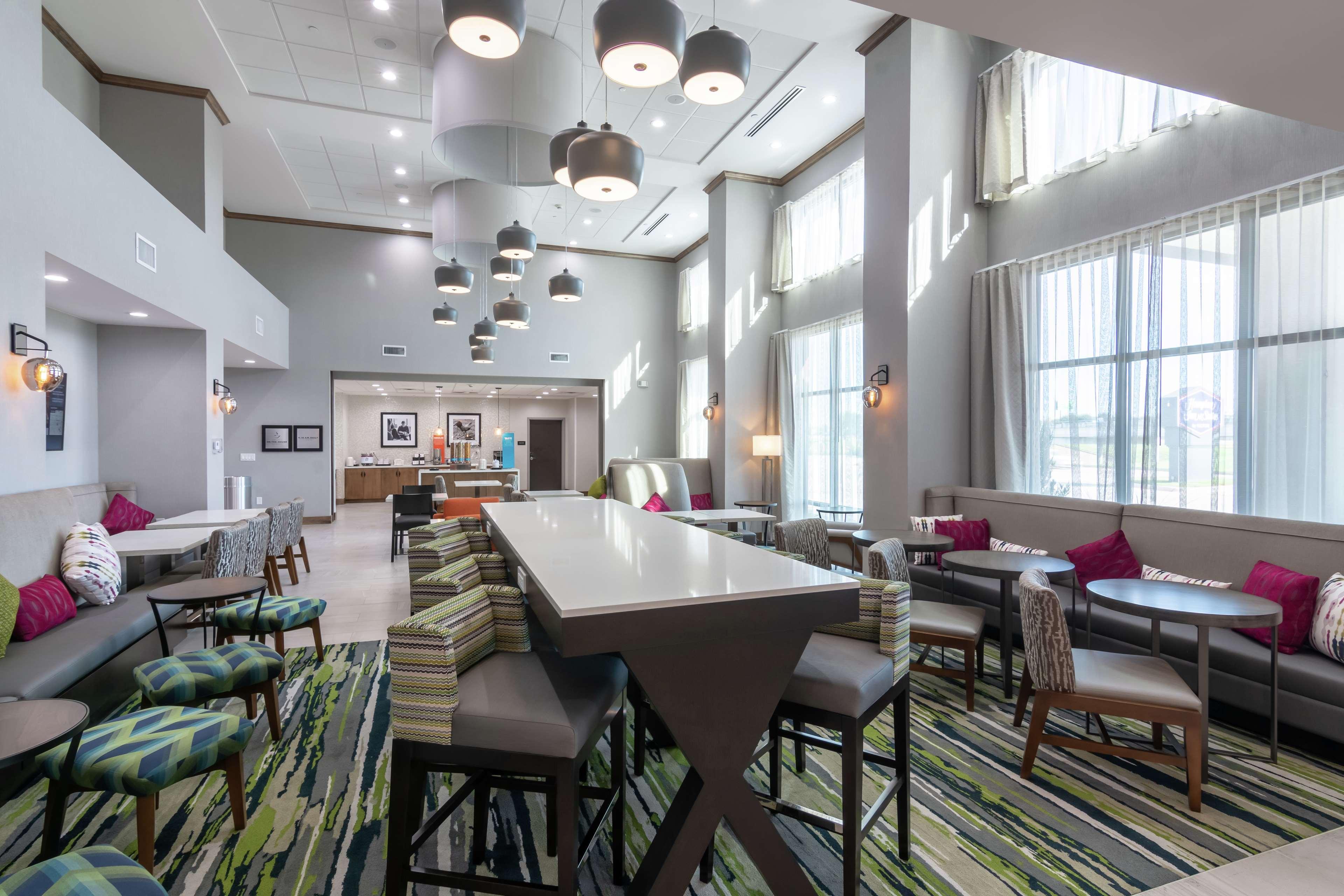 Vista Lobby Hampton Inn & Suites Dallas East