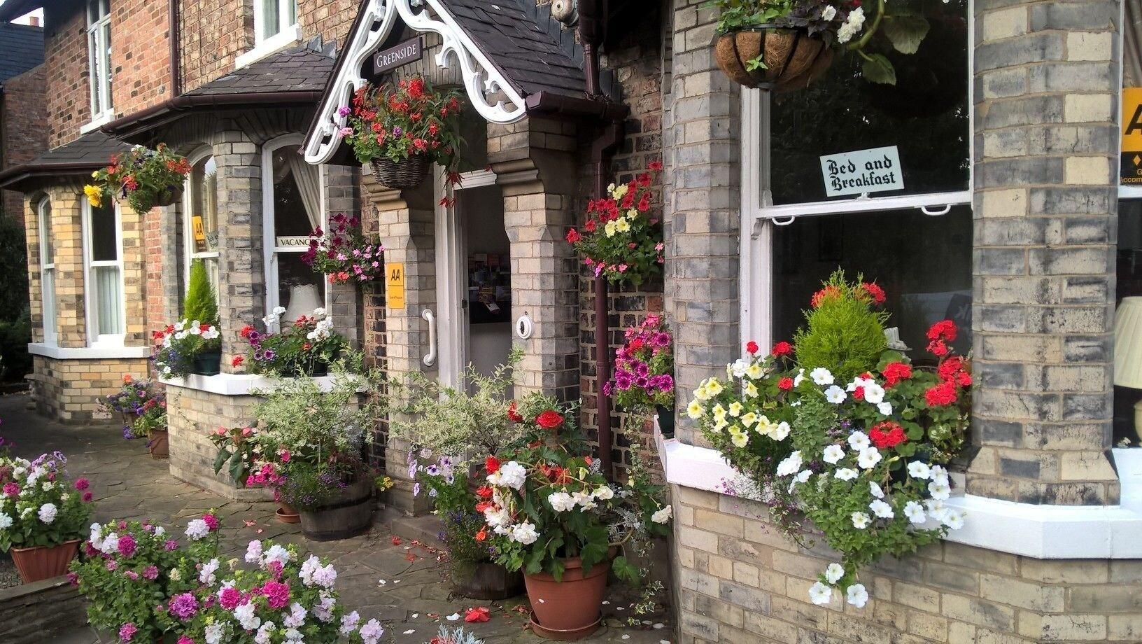 Varios Greenside Guesthouse