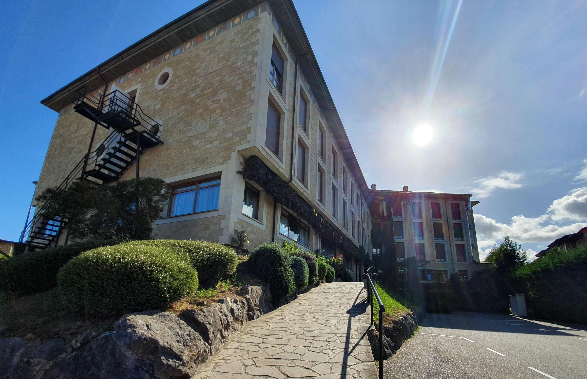 Vista Exterior Hotel Acebos Arriondas