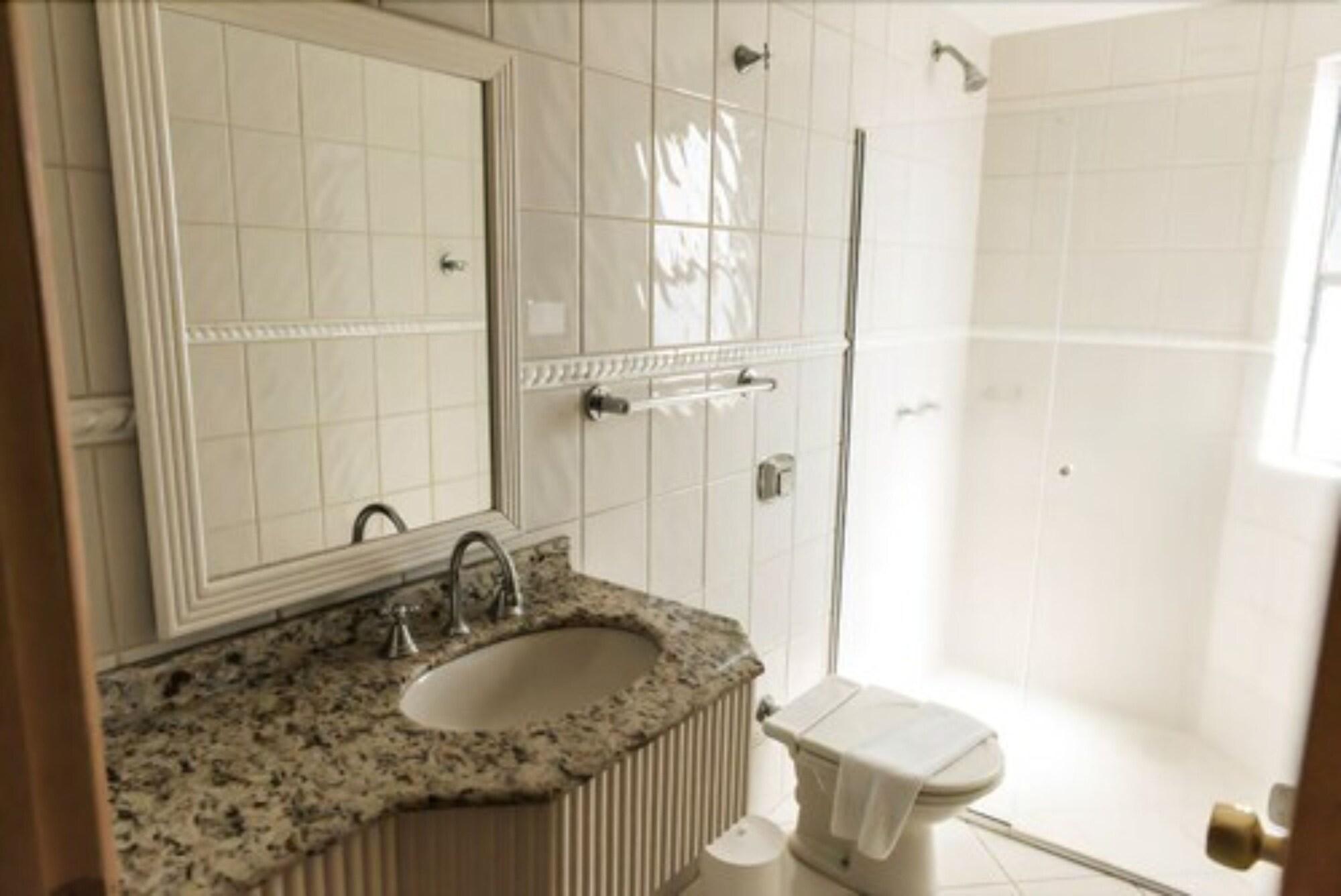 Equipamiento de Habitación Center Hotel