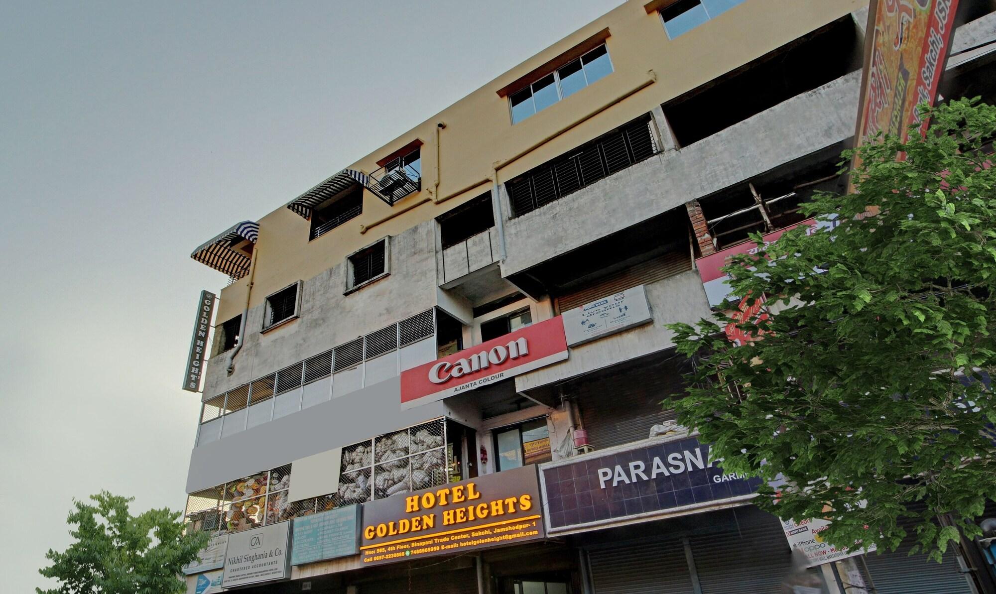 Vista Exterior Treebo Golden Heights