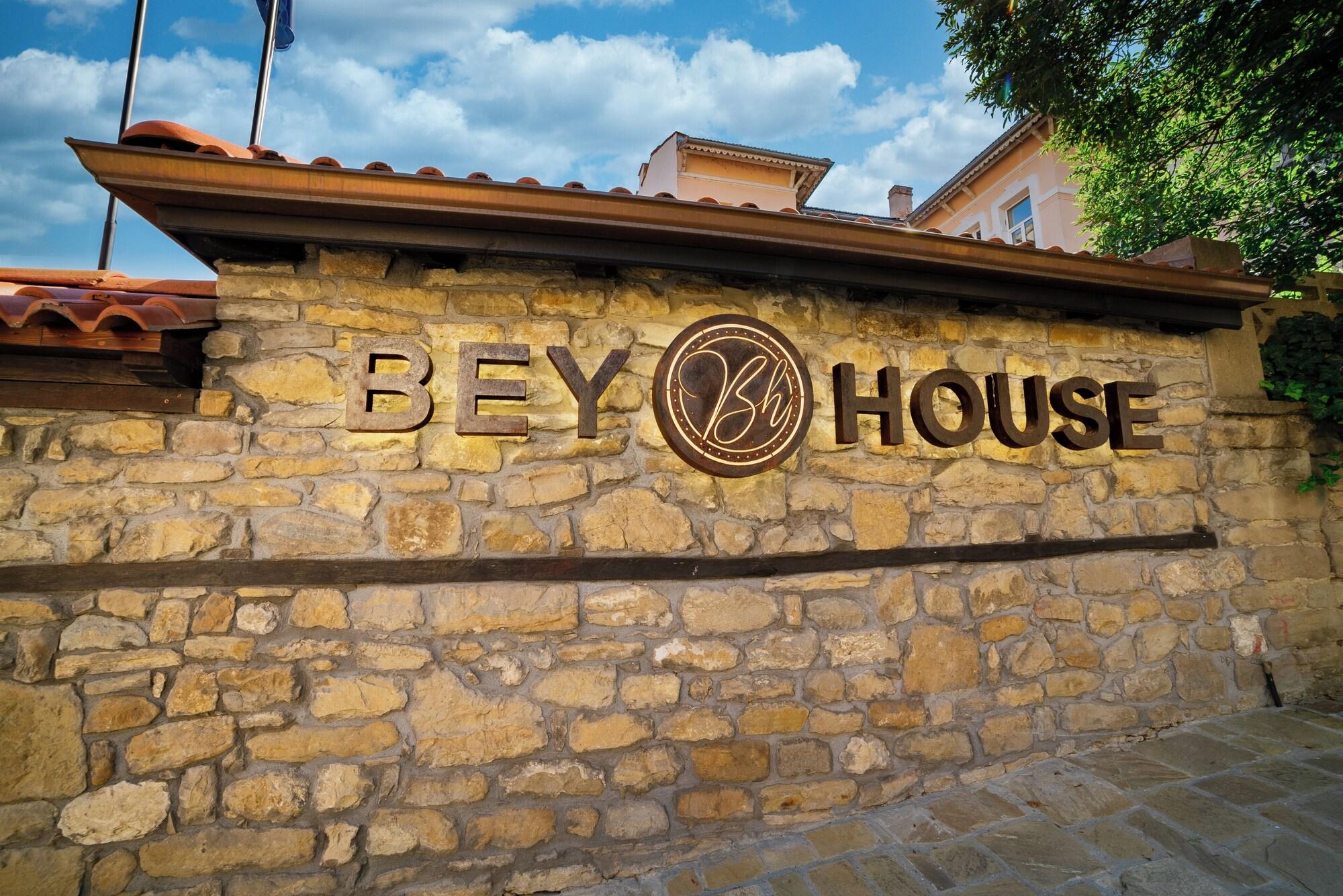 Vista Exterior Bey House Royal Hotel