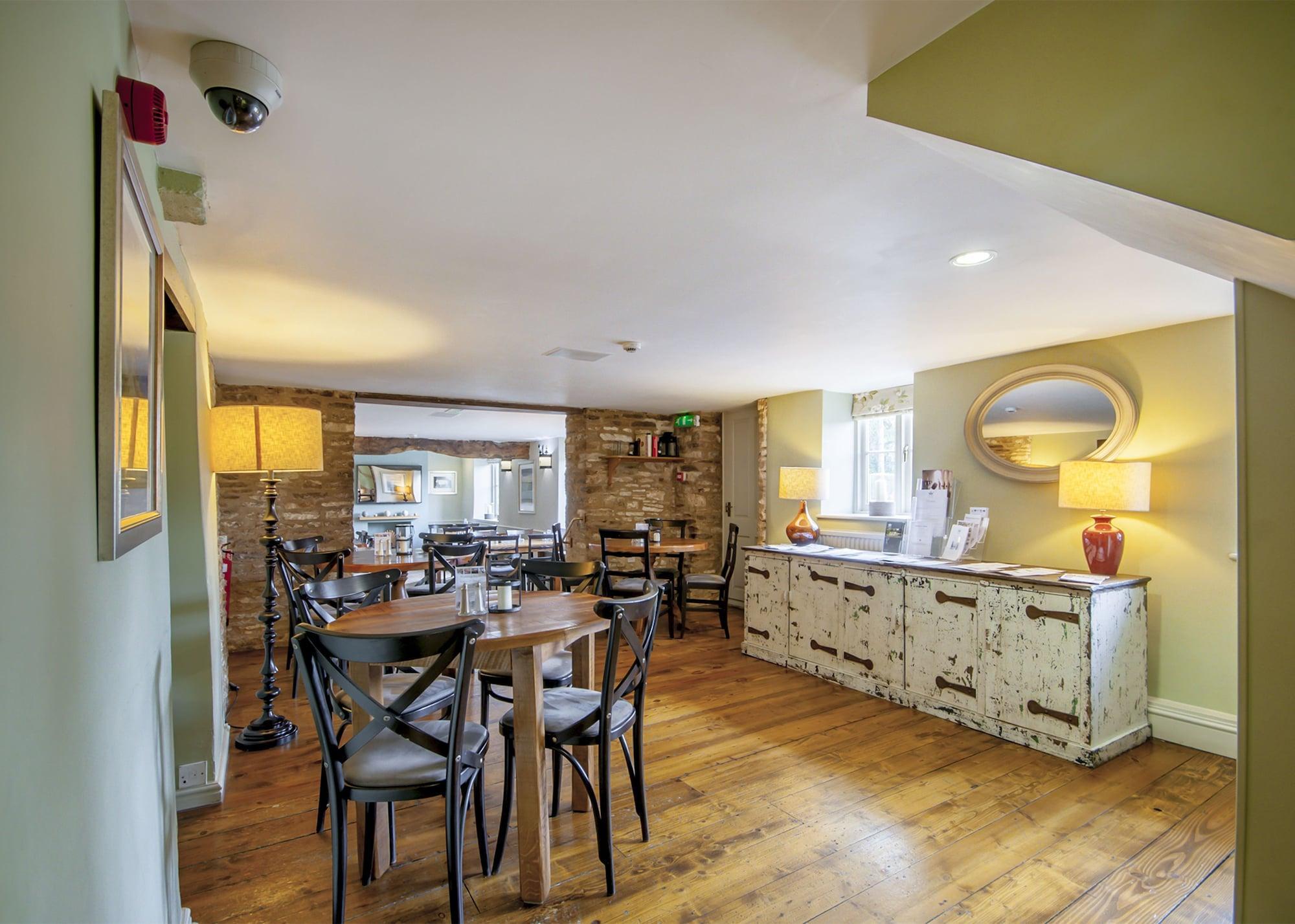 Restaurant The Crown Wilde Thyme & Honey Hotel