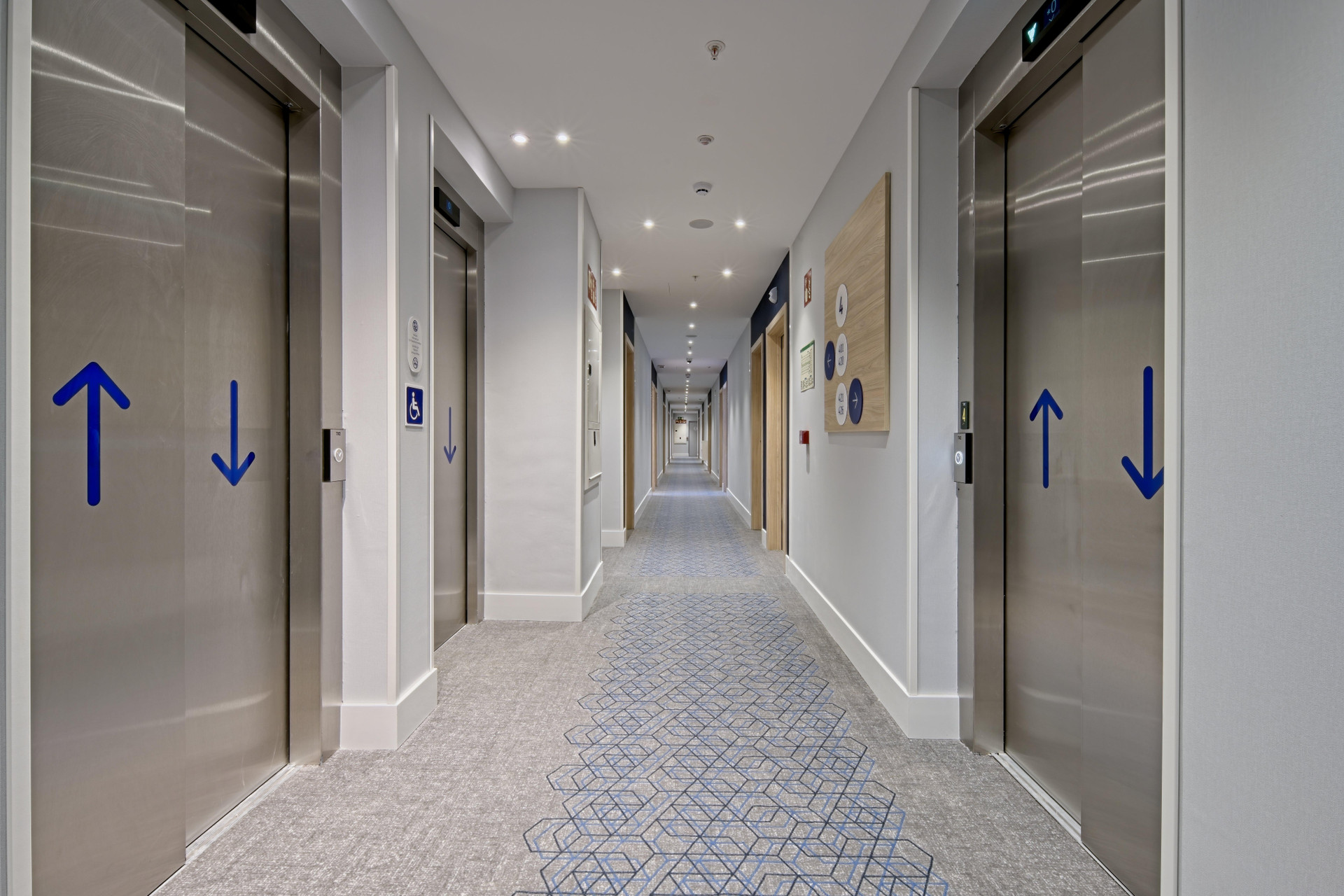 Vista Lobby Holiday Inn Express Madrid Airport by IHG
