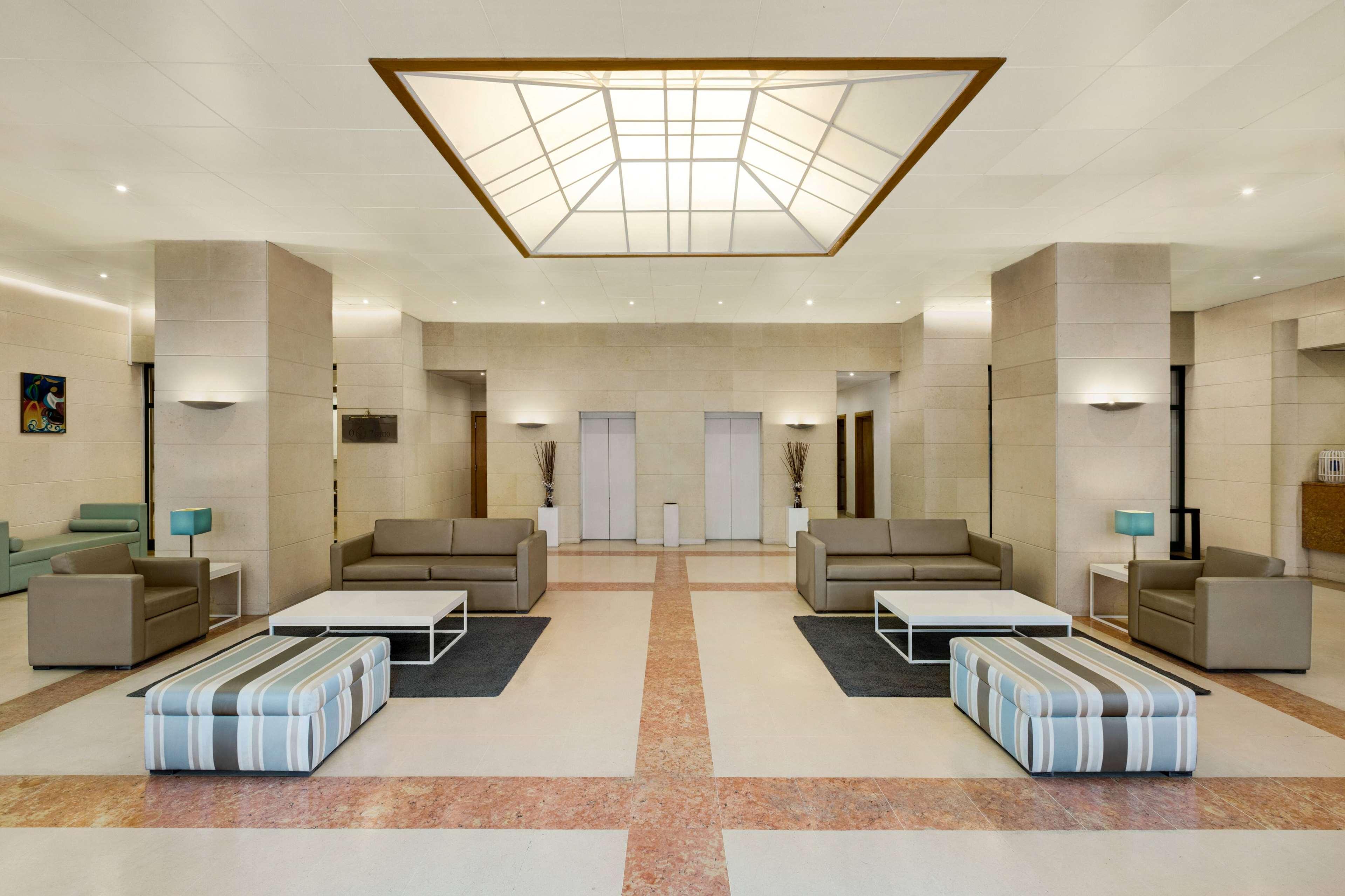 Vista Lobby TRYP Montijo Parque Hotel