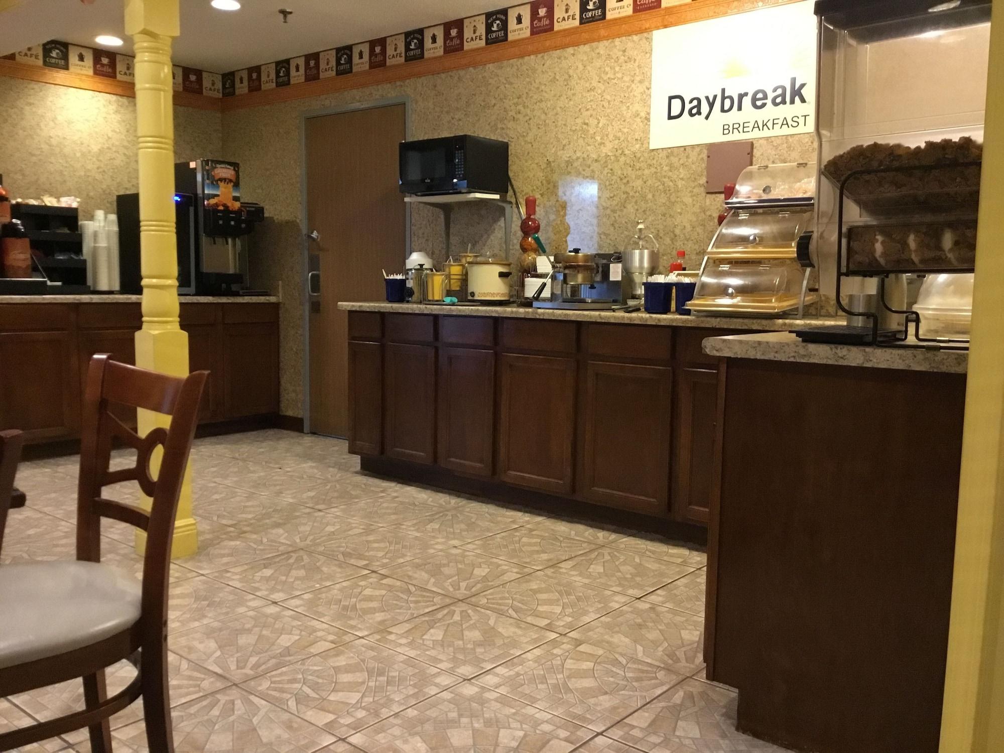Restaurant Days Inn by Wyndham Lake Village