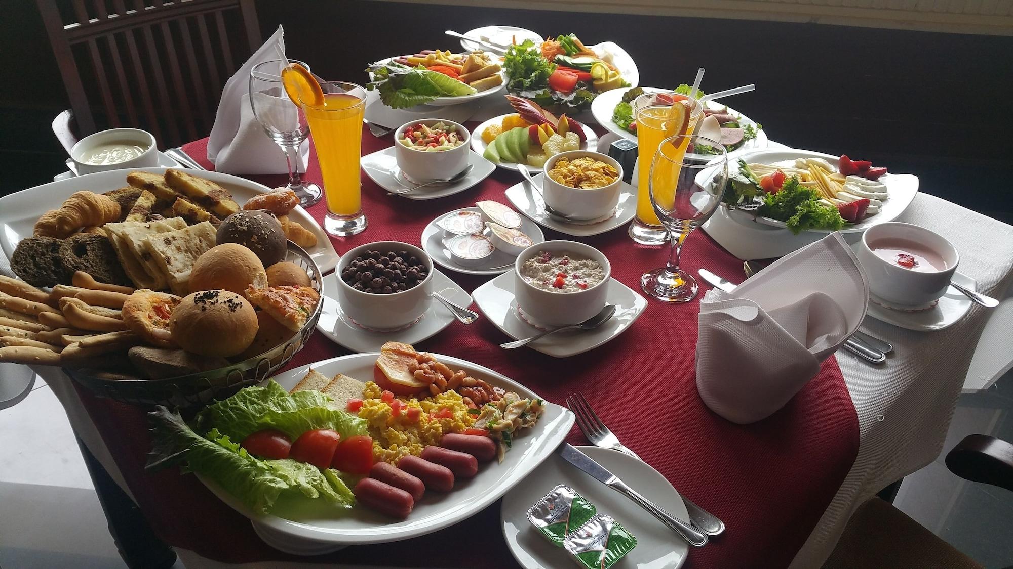 Restaurant Xperience Hill-Top Beach Resort