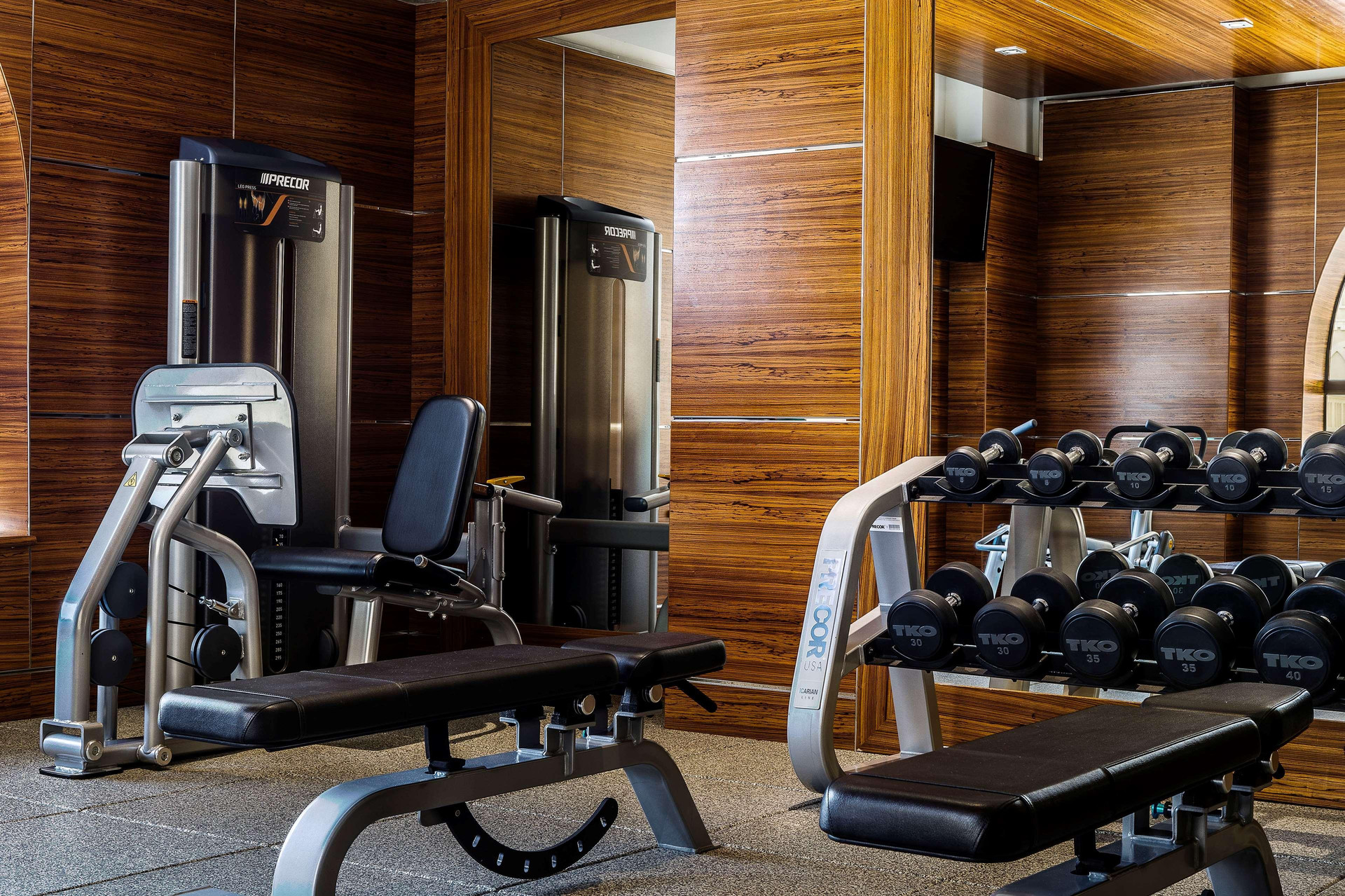 Gimnasio Hilton Dubai The Walk