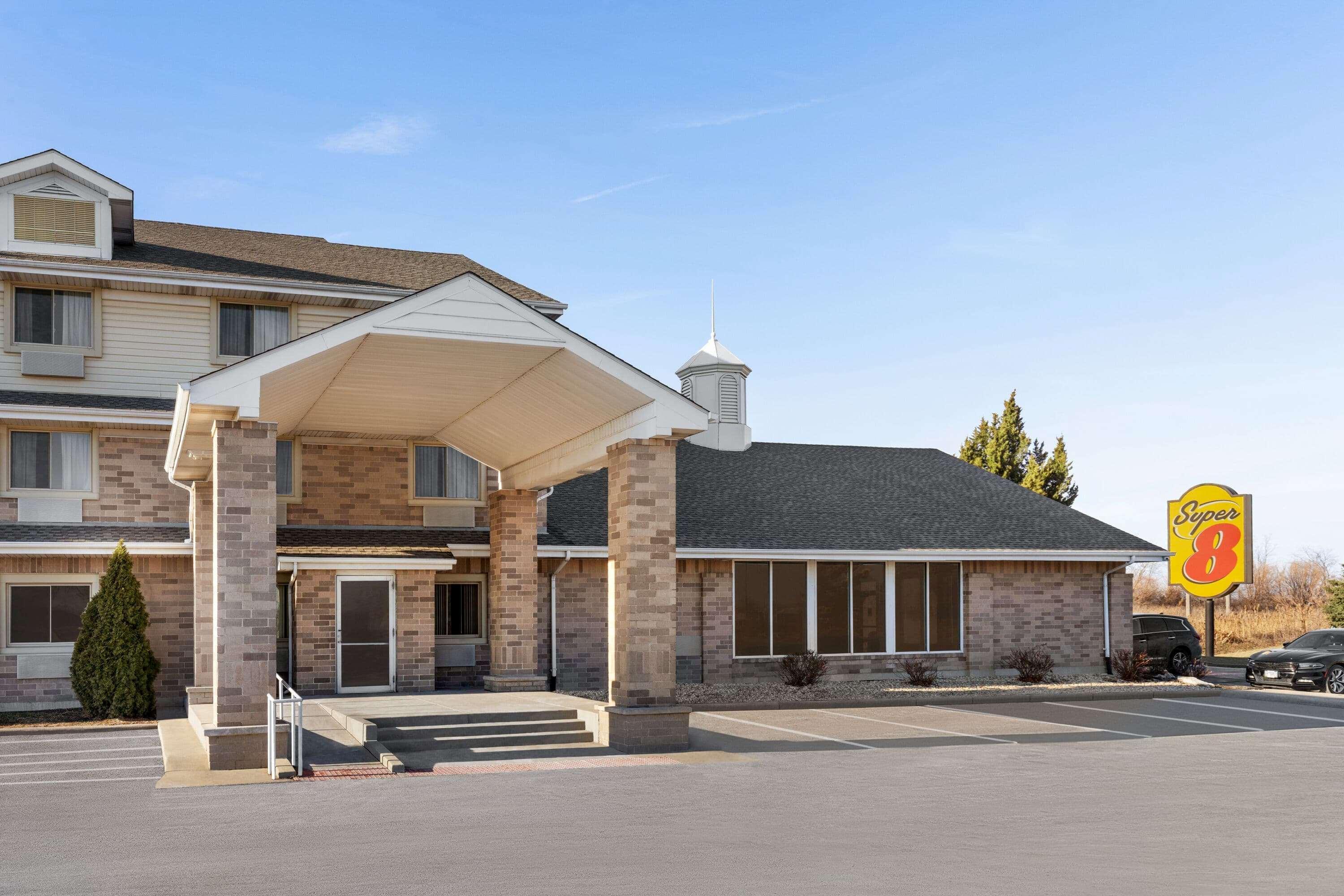 Varios Super 8 by Wyndham Joliet I-55 N/Chicago