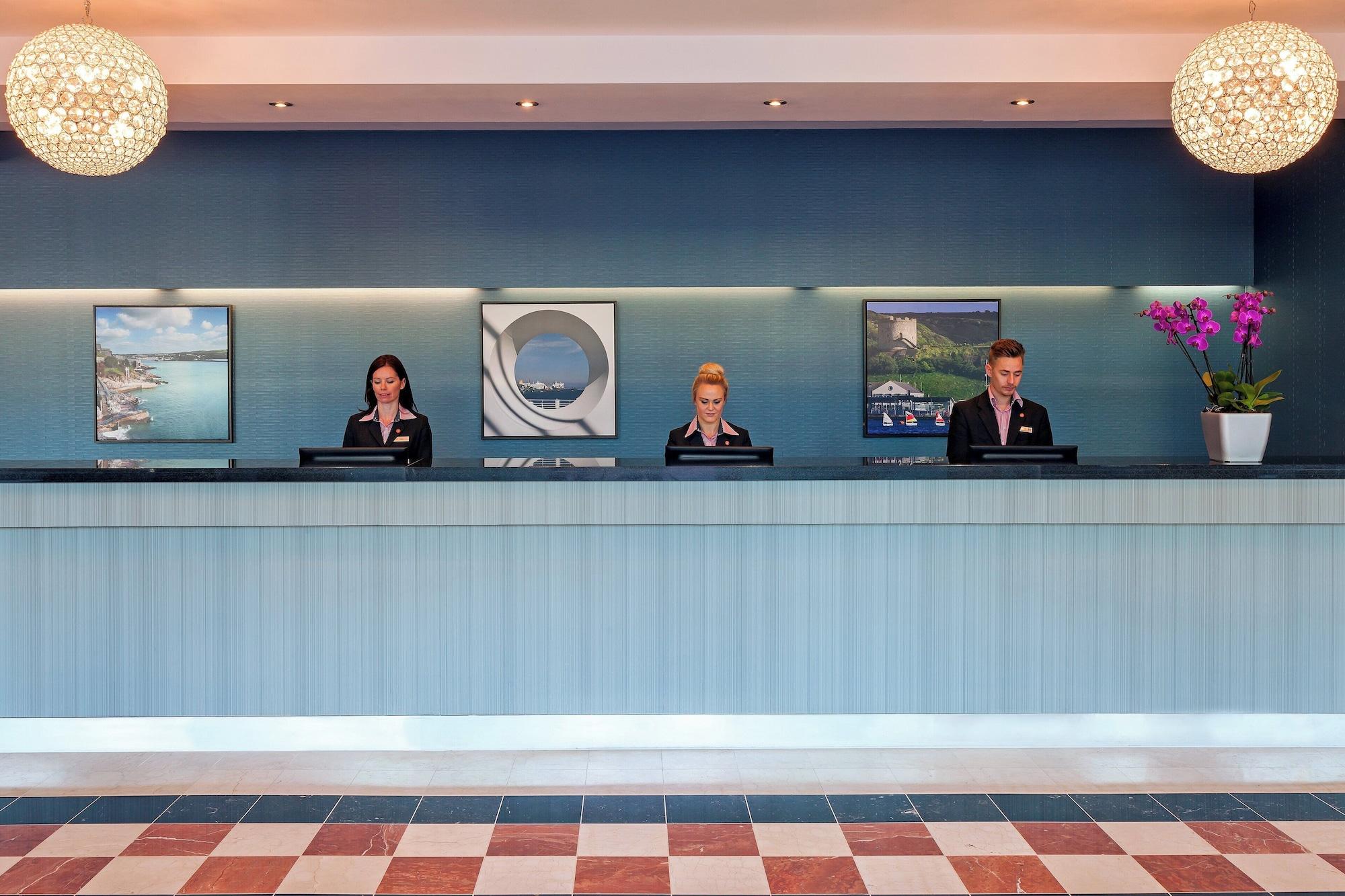 Vista Lobby Leonardo Hotel Plymouth