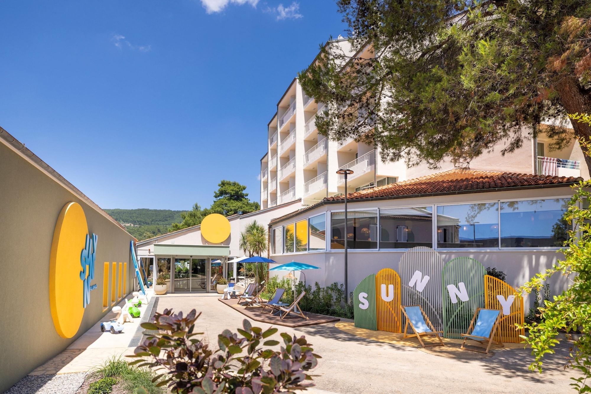 Vista Exterior Sunny Rabac by Valamar