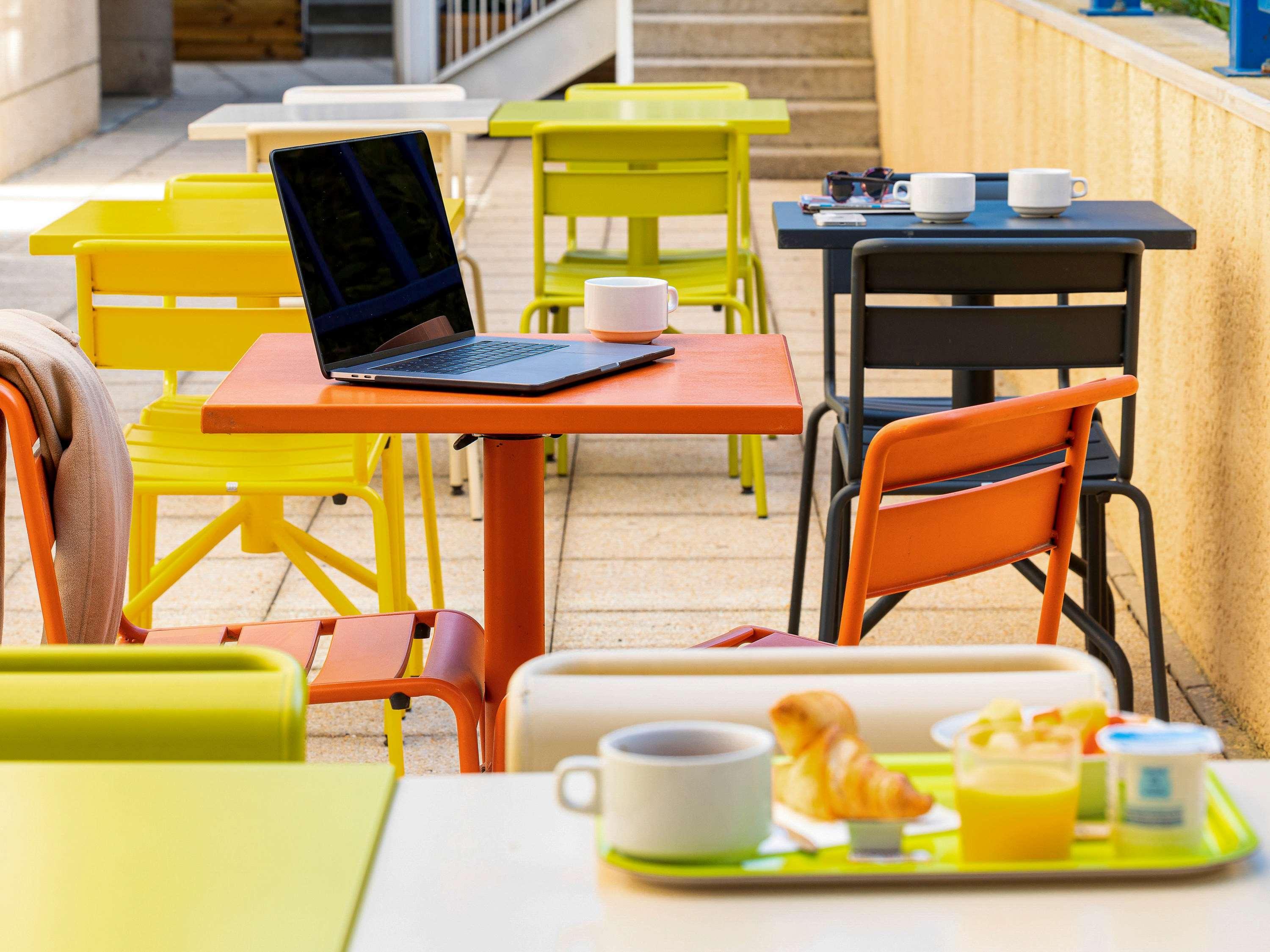 Varios ibis budget Paris Porte d' Italie Ouest
