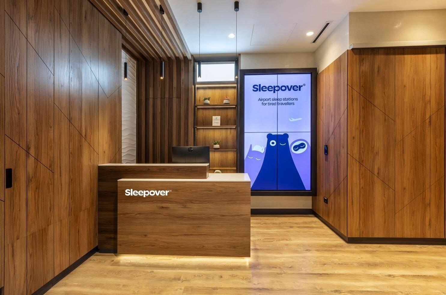 Varios Sleepover – Lima Airport