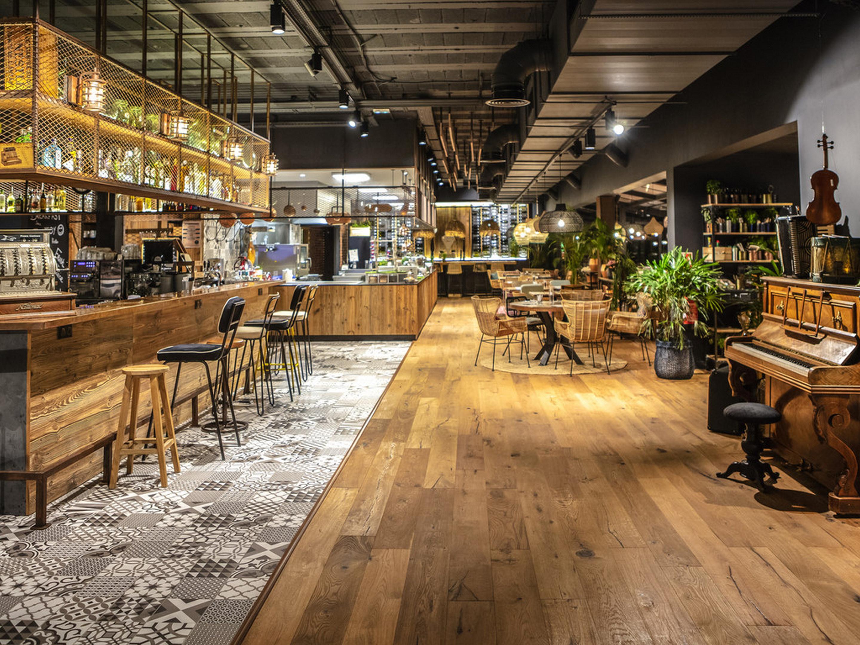Bar/Salón Novotel Avignon Nord