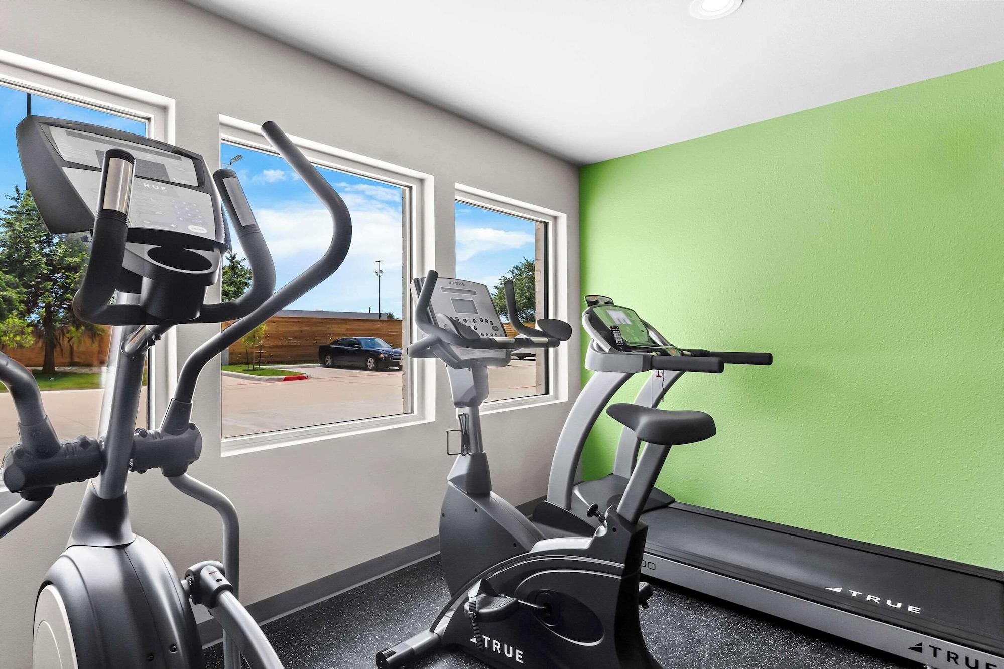 Gimnasio Woodspring Suites South Houston Hobby