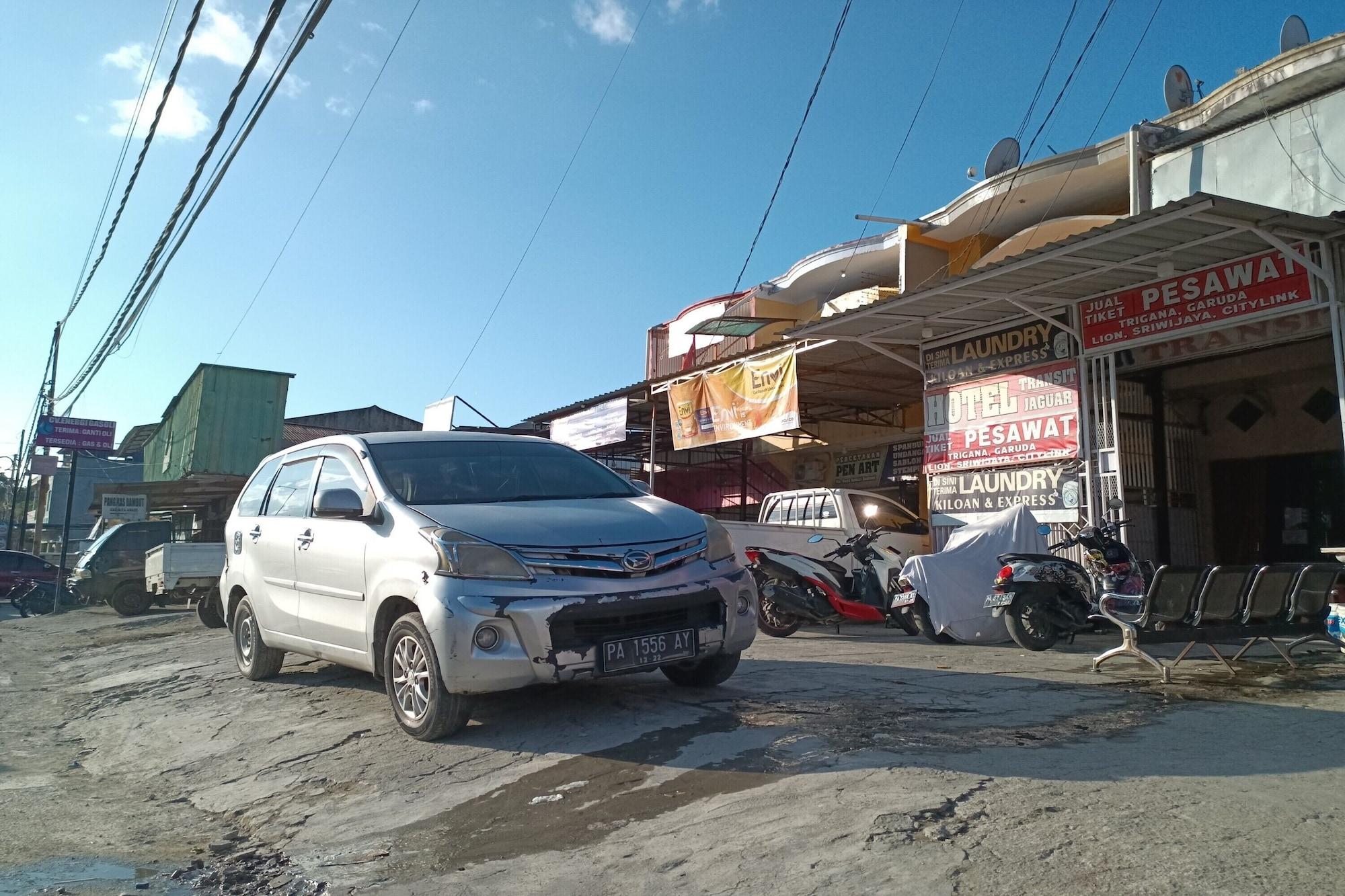 Vista Exterior OYO 93479 Hotel Jaguar Sentani