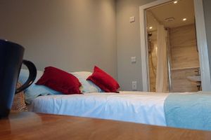 Alojamiento - Falcon Crest Guest House