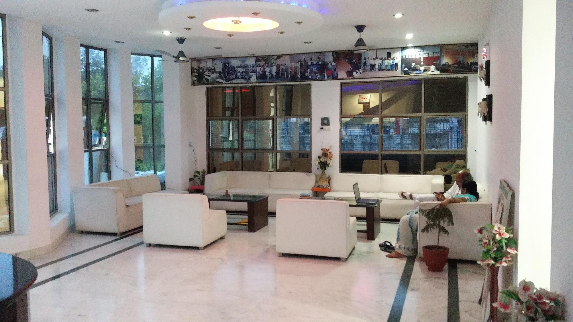 Vista Lobby EuroStar Inn