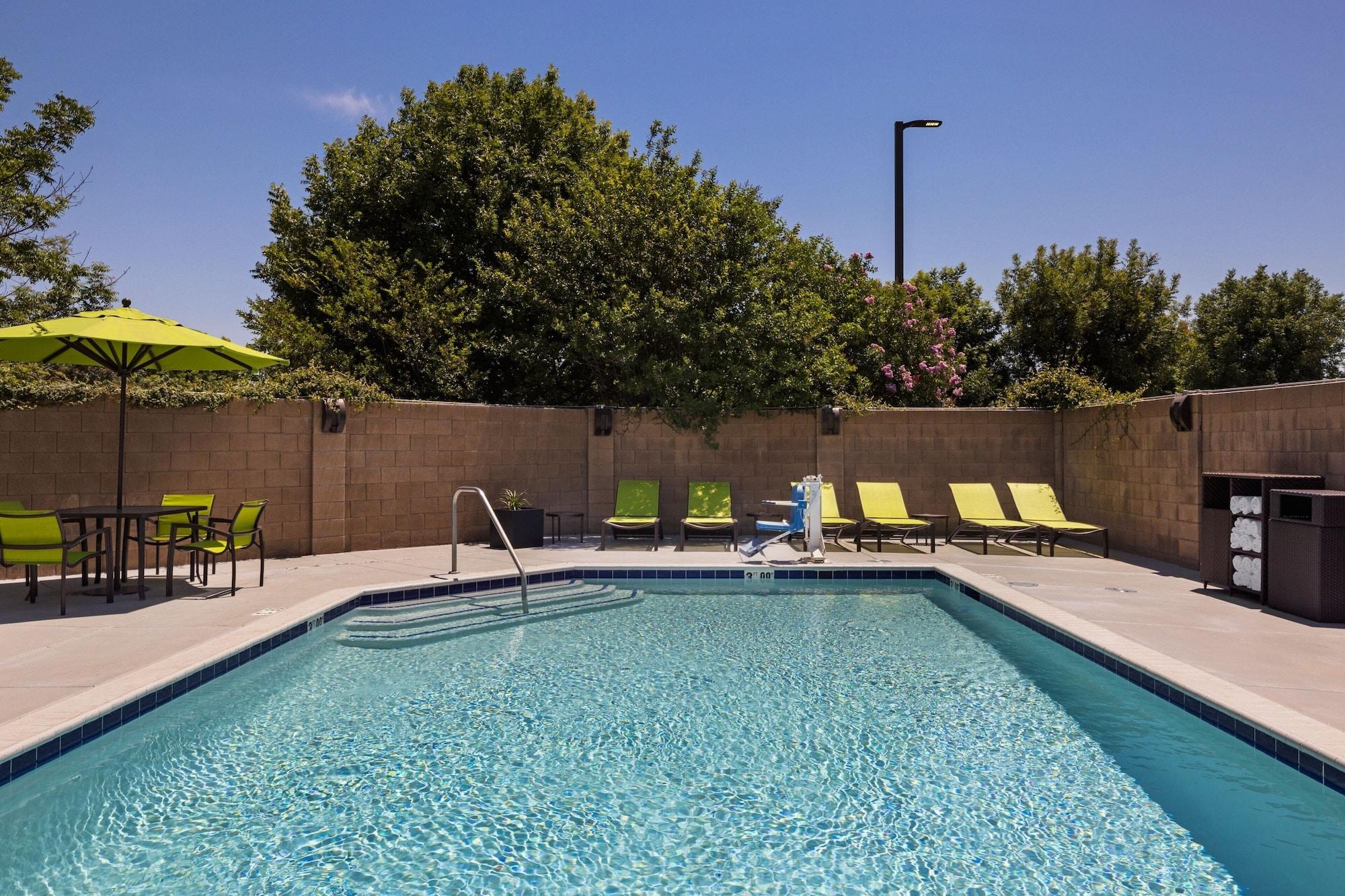 Vista Piscina SpringHill Suites by Marriott Turlock