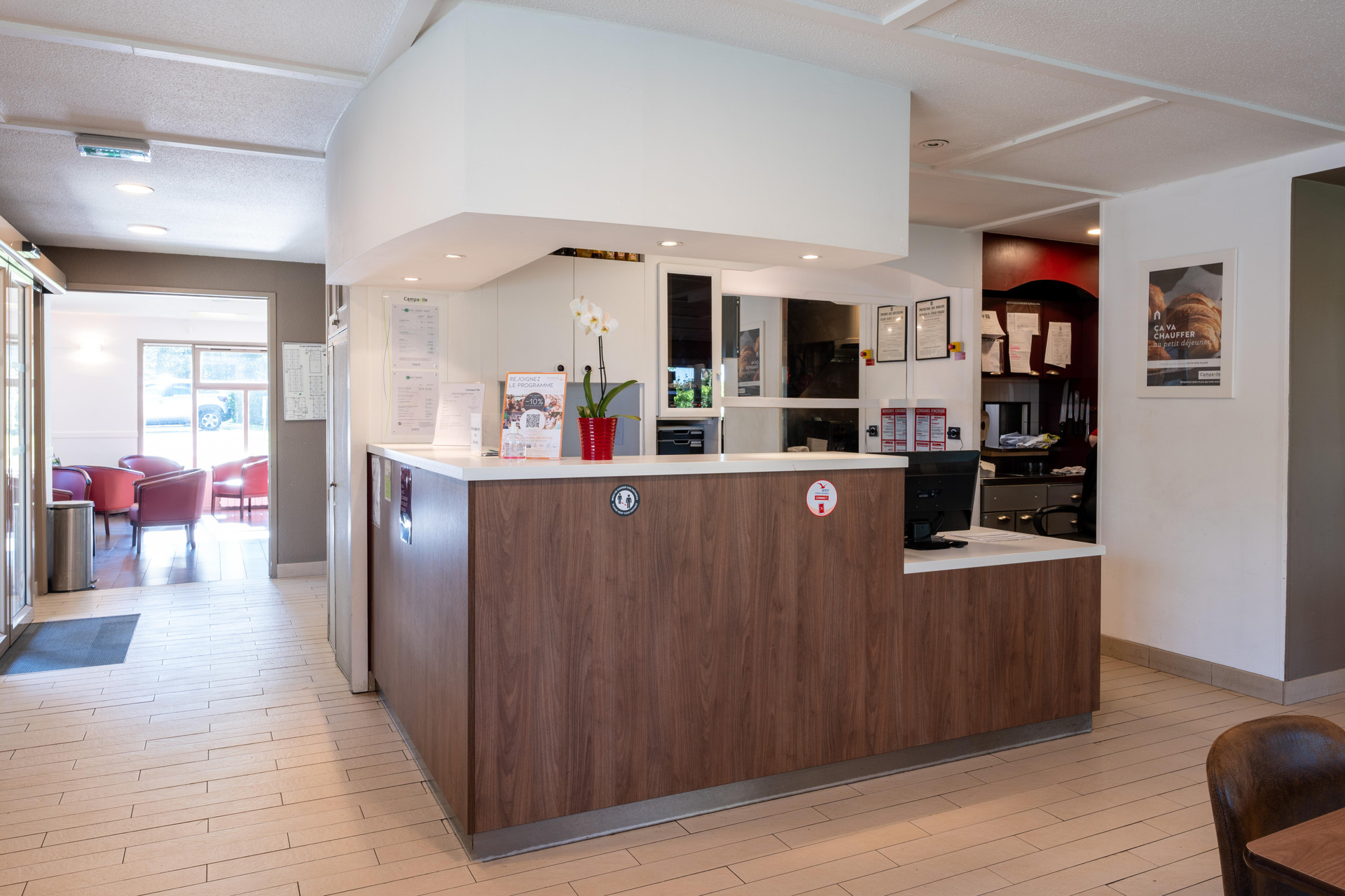 Vista Lobby Campanile Rouen Sud - Zénith - Parc Expo