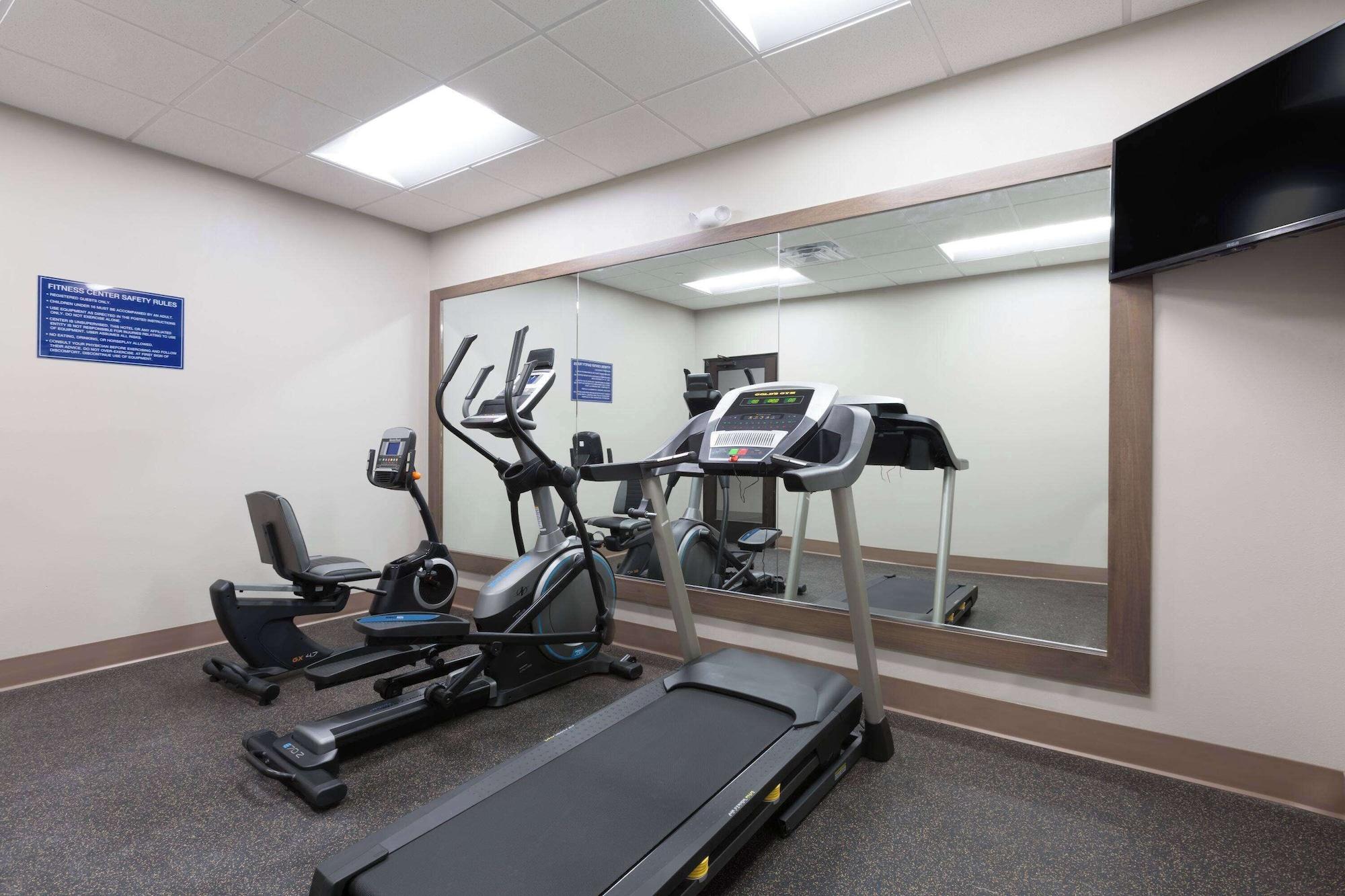 Gimnasio Days Inn & Suites by Wyndham Houston NW Cypress