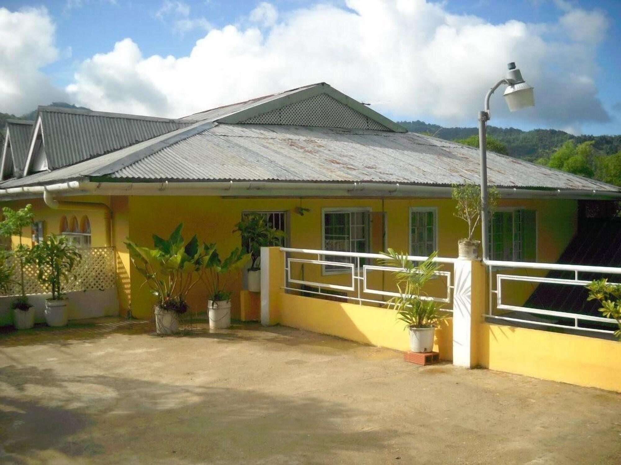 Vista Exterior La Mamre Guest House