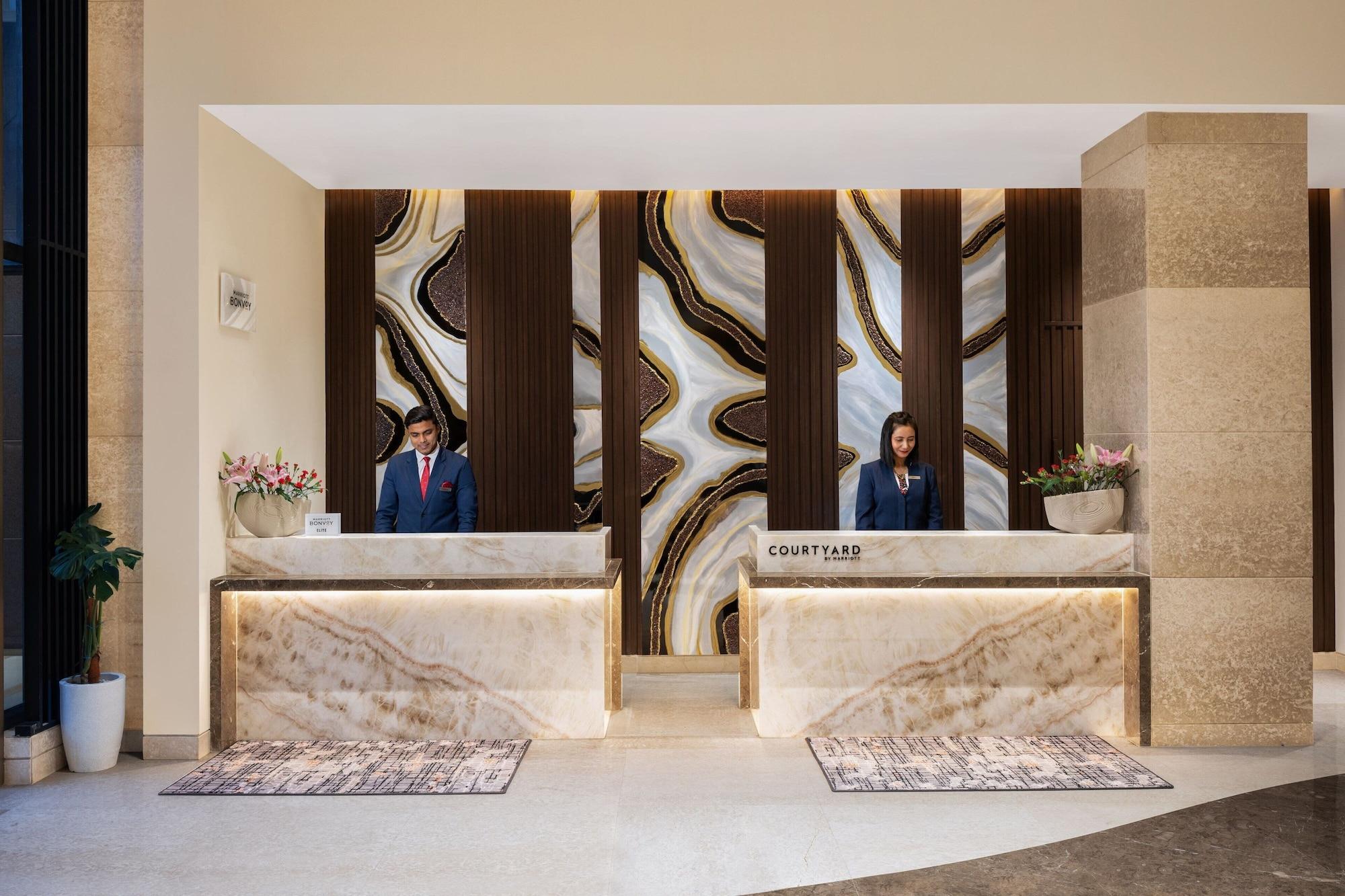 Vista Lobby Courtyard By Marriott Shillong