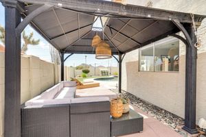 Alquiler Vacacional - Luxury Phoenix Hideaway w/ Private Pool & Views!