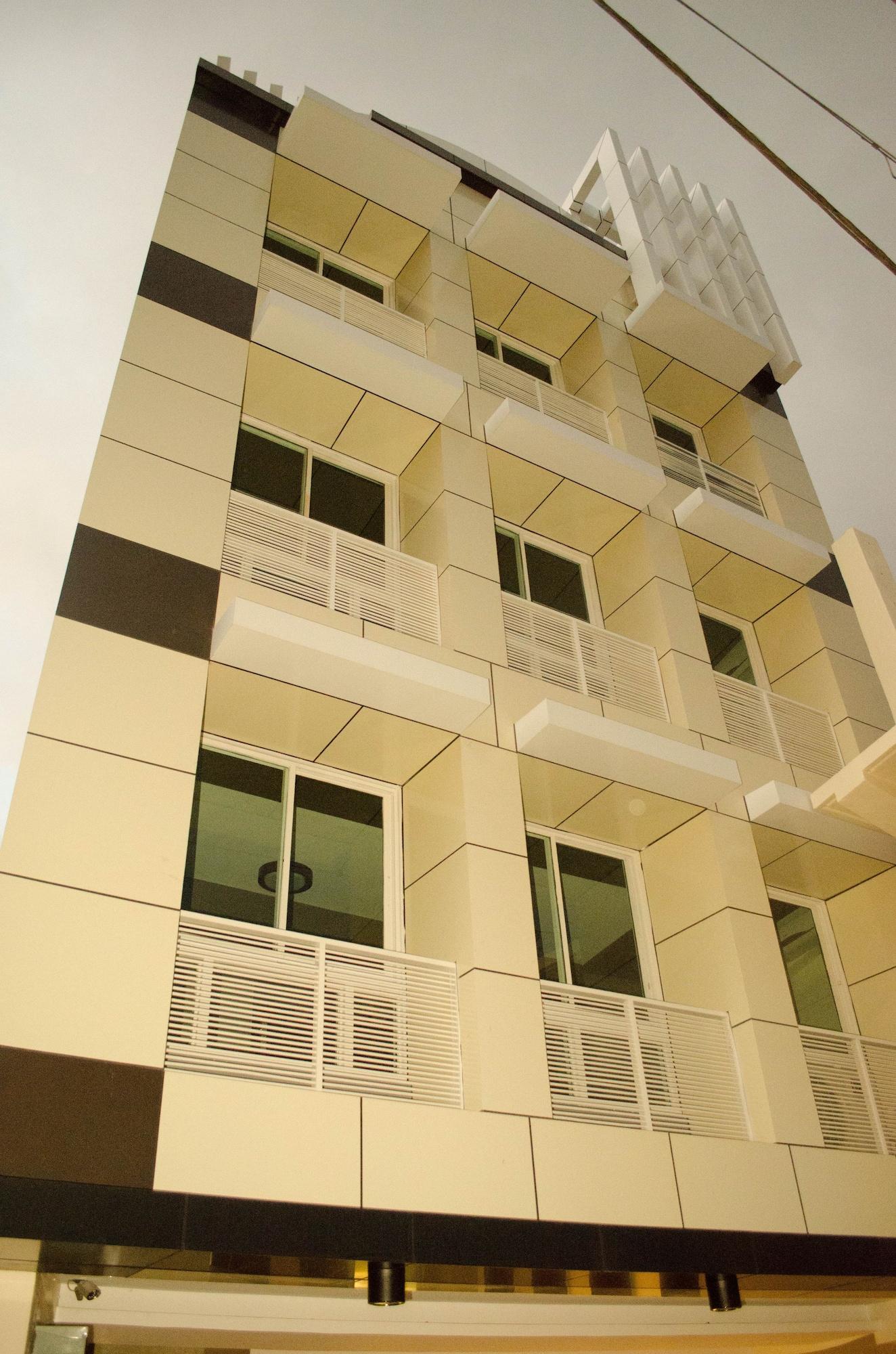 Vista Exterior Palawan Palm Suites