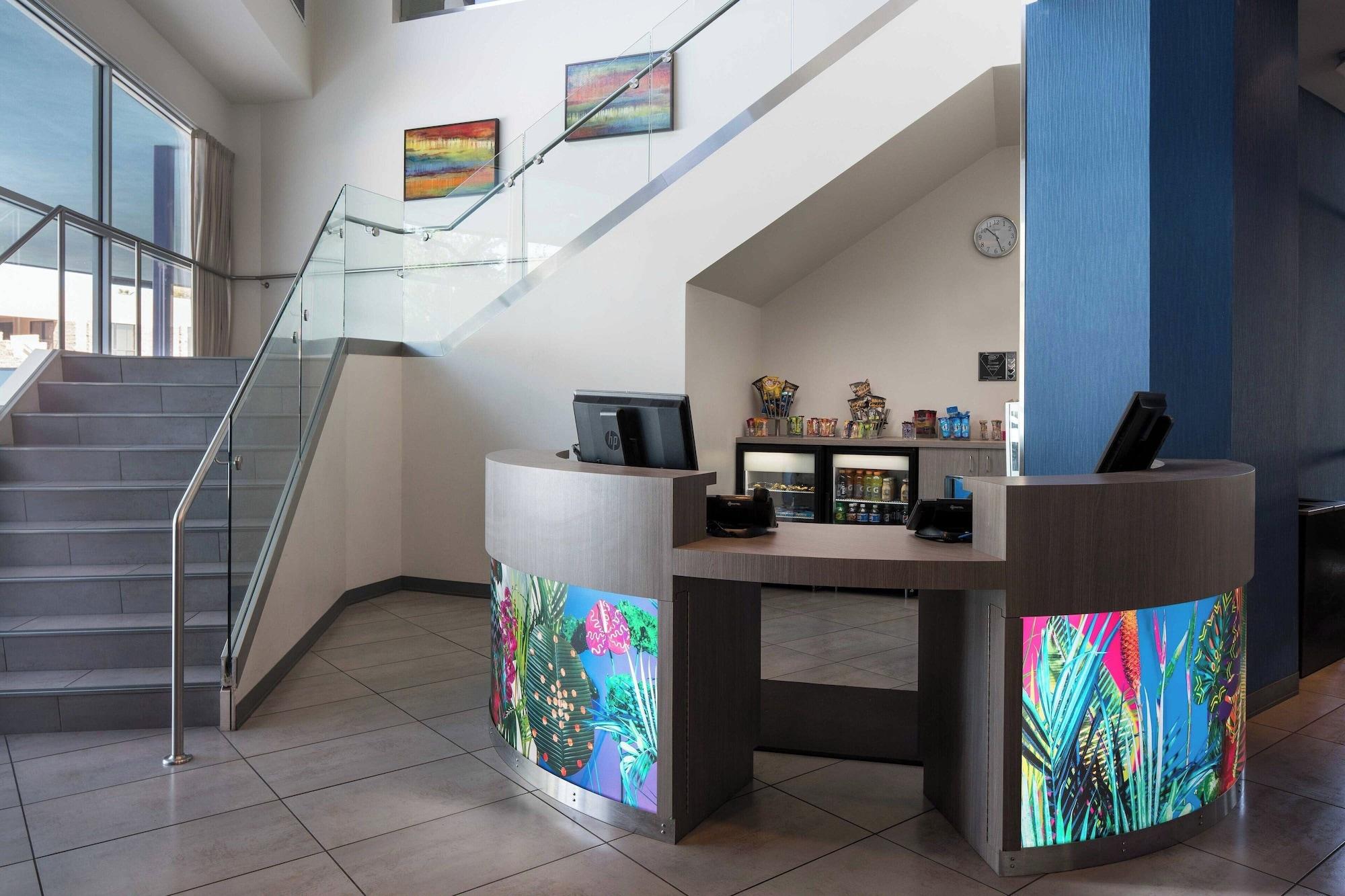 Vista Lobby Aloft Scottsdale
