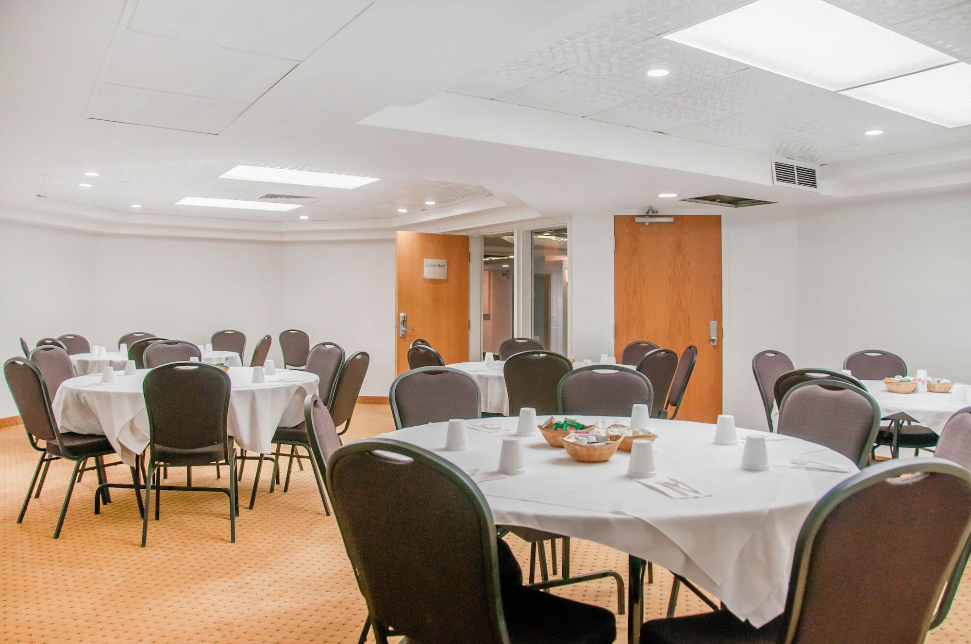 Sala de Reuniones Empire Suites