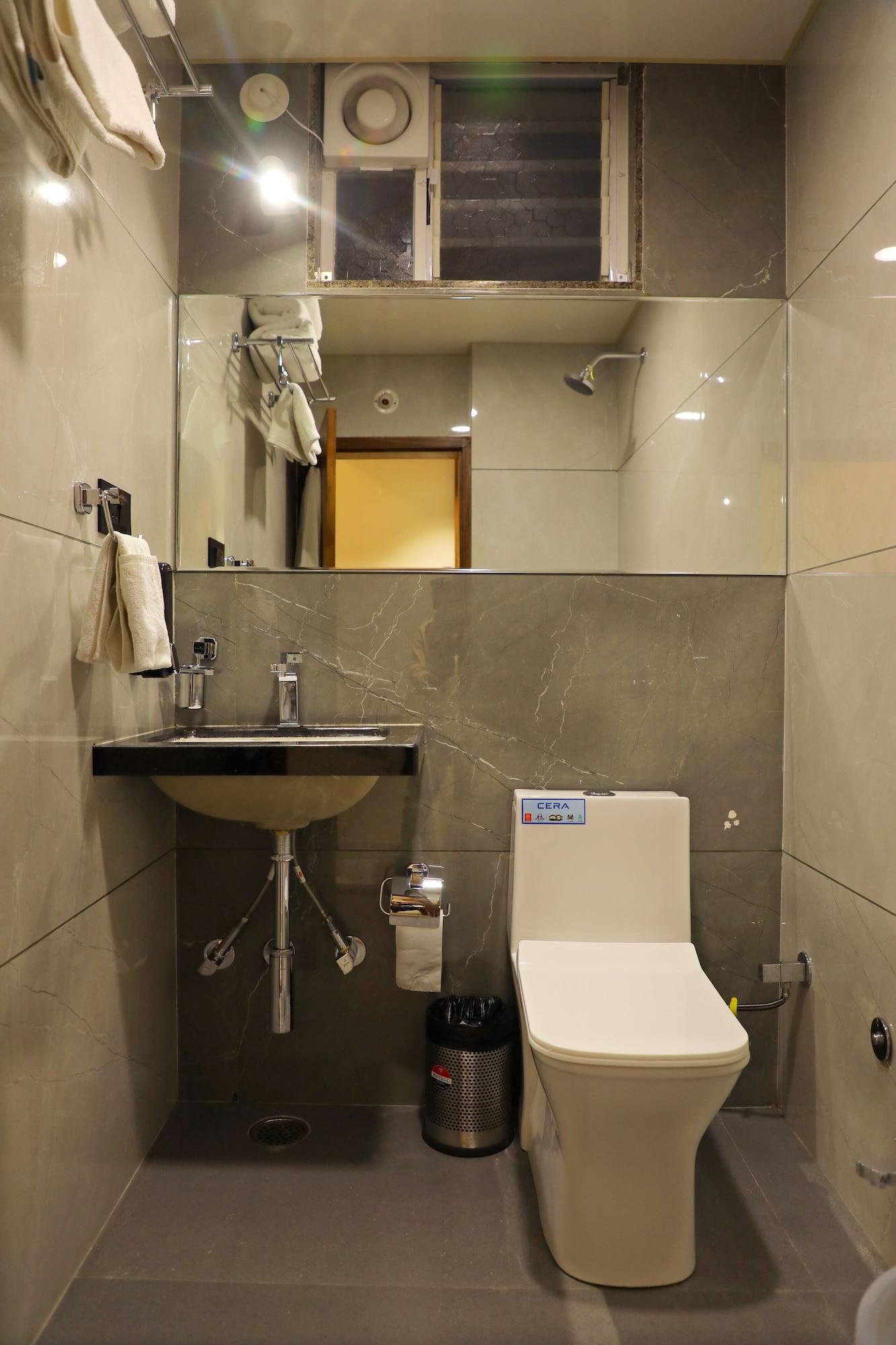 Equipamiento de Habitación The Sky Imperial Hotel Sugam