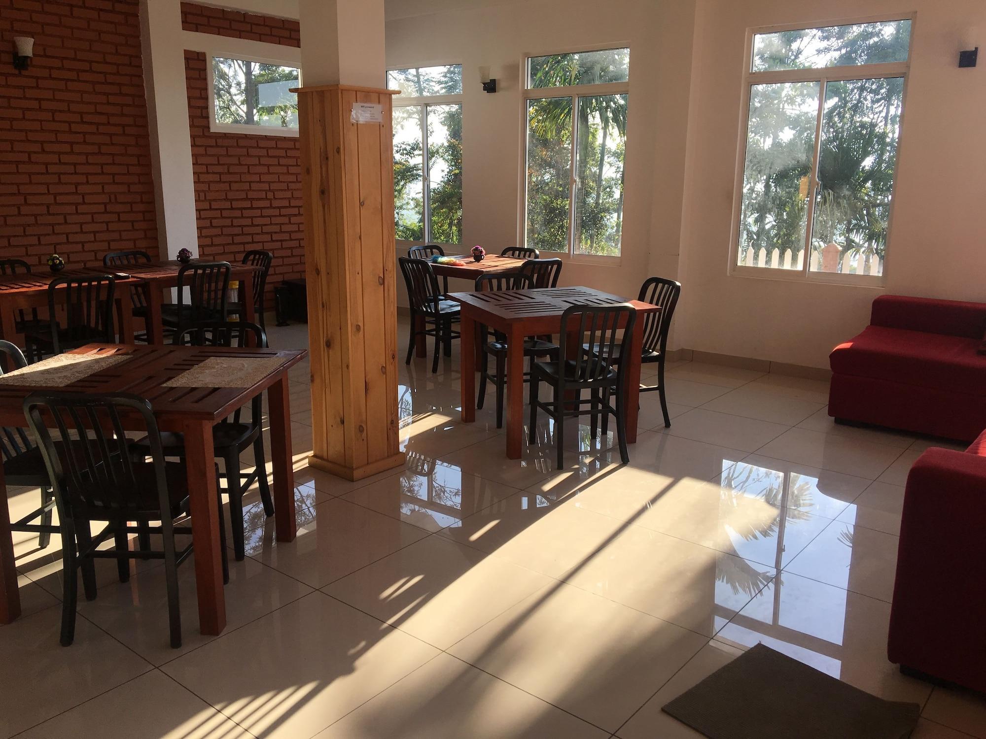 Vista Lobby Ella Red Rock