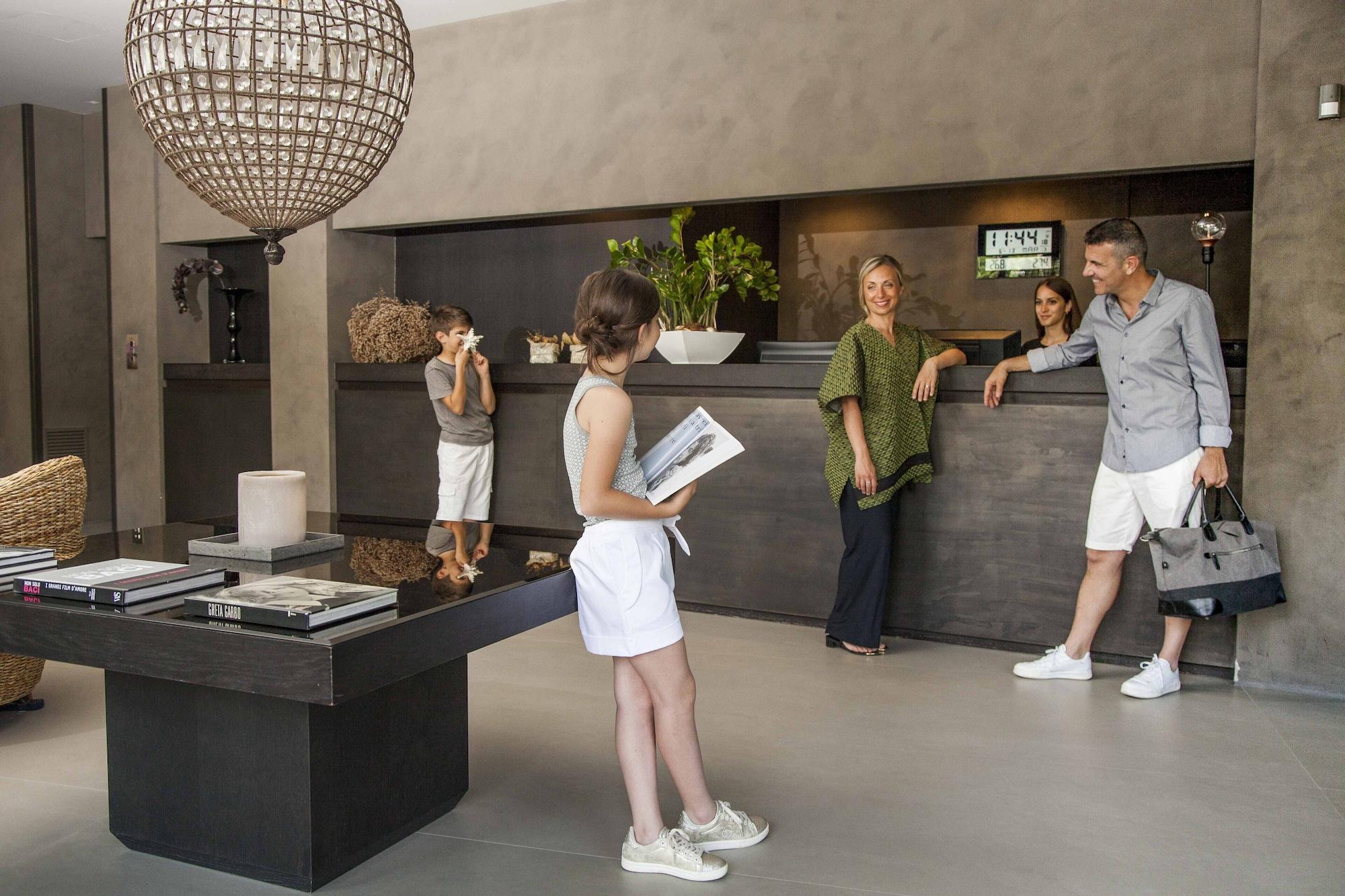 Vista Lobby Hotel Ines