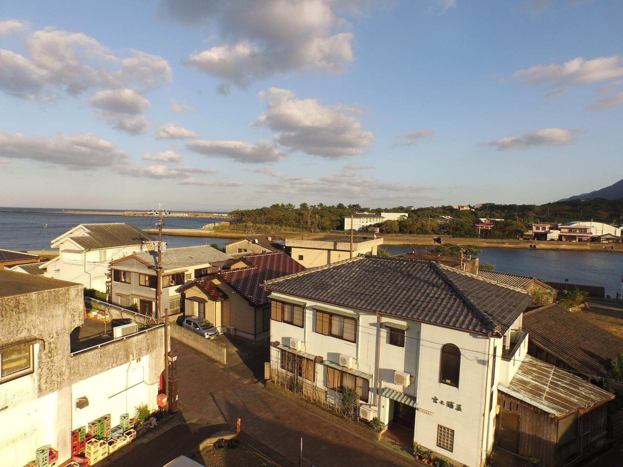 Varios Minshuku Miyanourasou