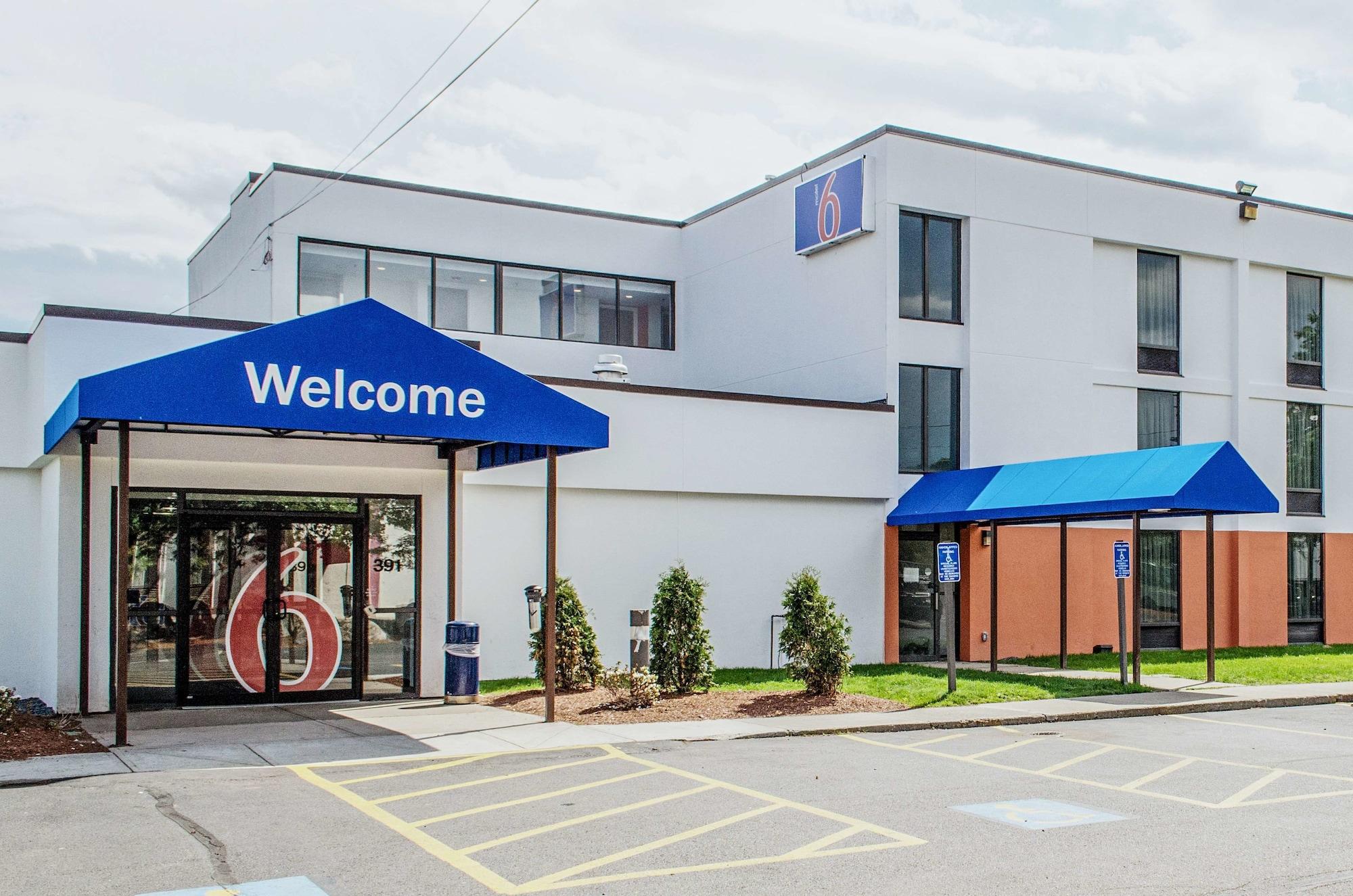 Varios Motel 6 Brockton, MA
