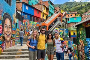 Actividad - City tour Medellín, Comuna 13 y almuerzo