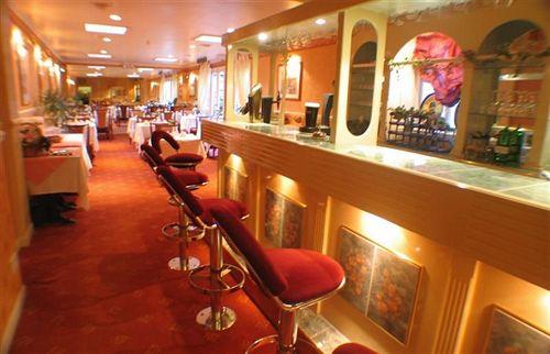 Bar/Salón Maranton House Hotel