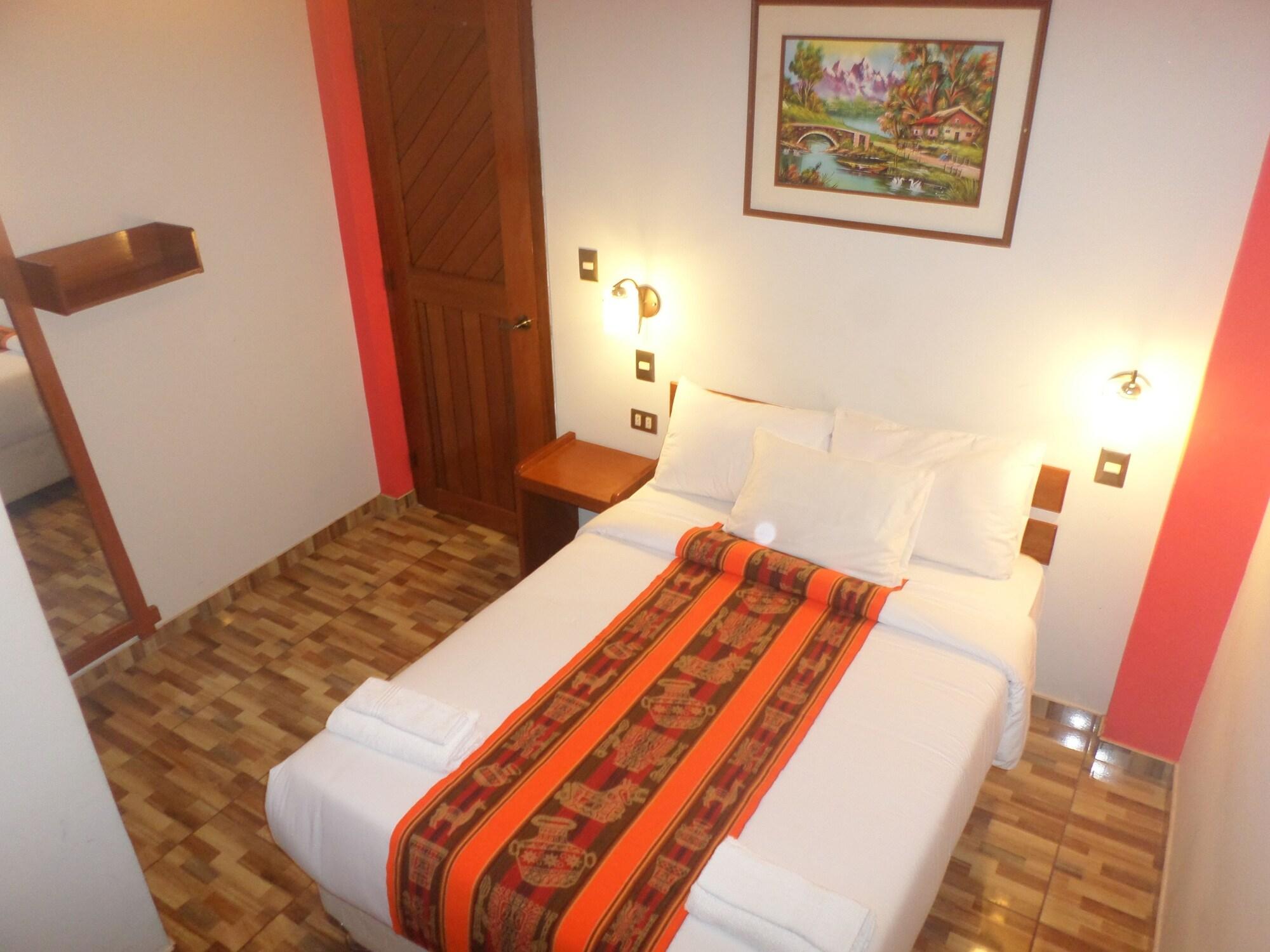 Varios Hatun Pueblo Inn