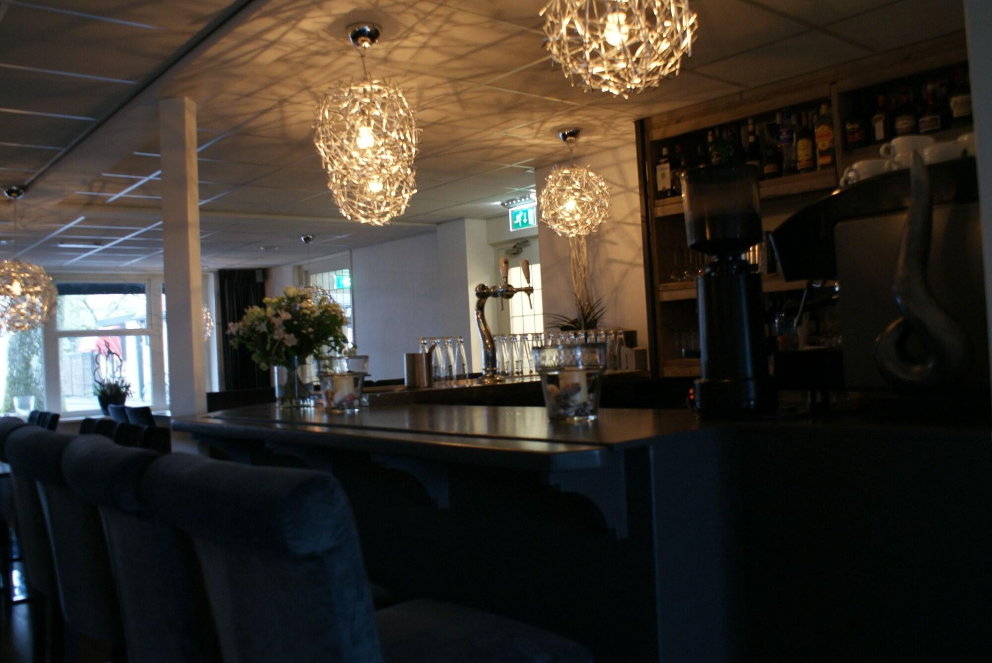 Bar/Salón De Herbergh Van Flielant
