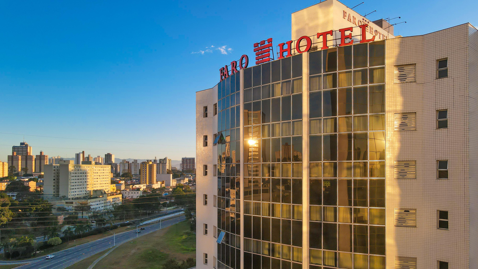 Vista Exterior Faro Hotel